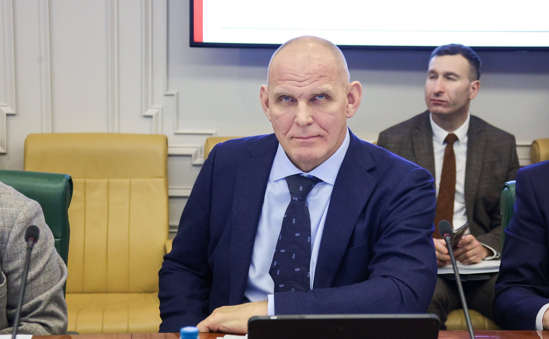 Александр Карелин