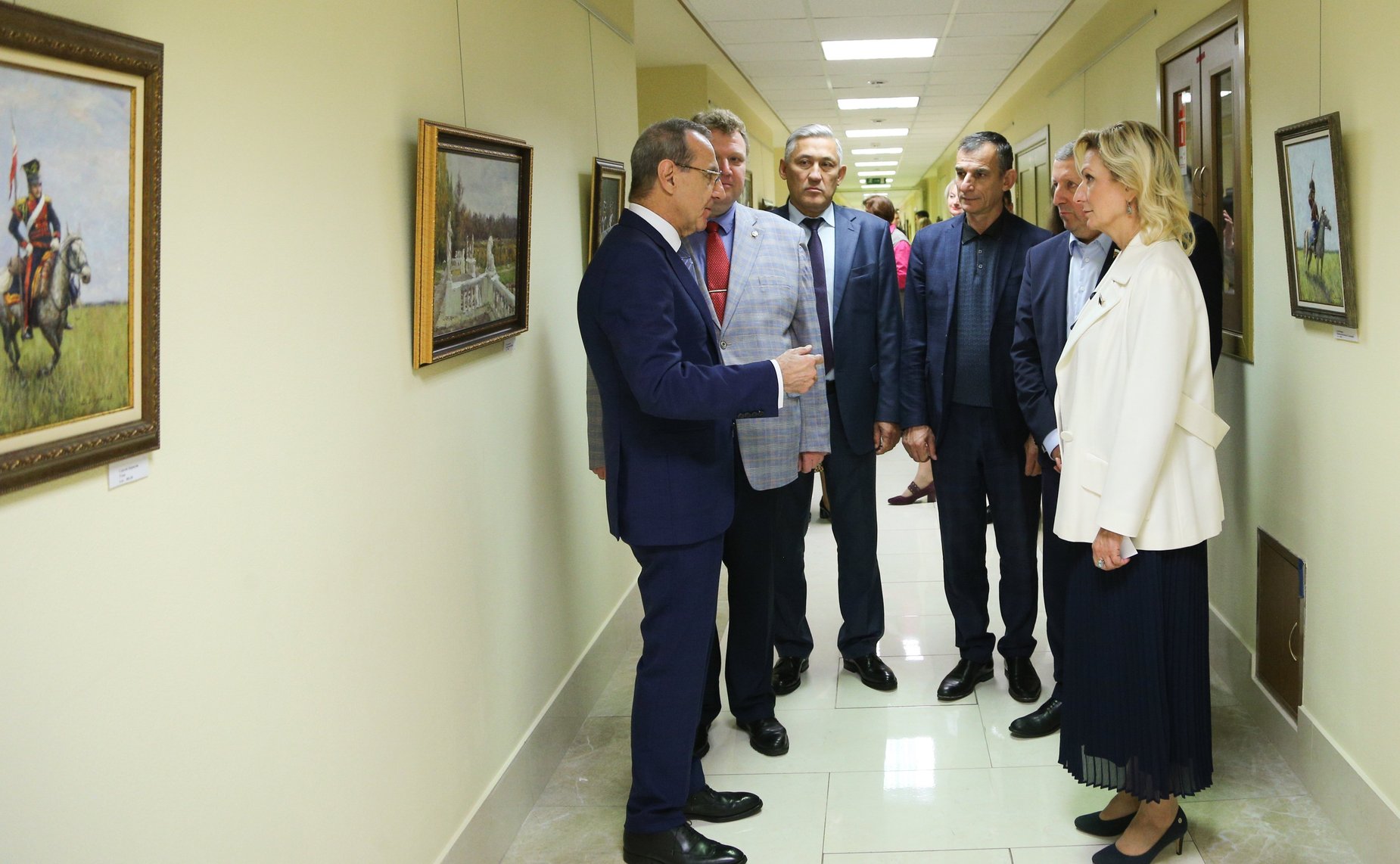 Открытие выставки члена Московского и Российского союза художников С. Борисова в рамках художественного проекта «Россия -Родина моя»