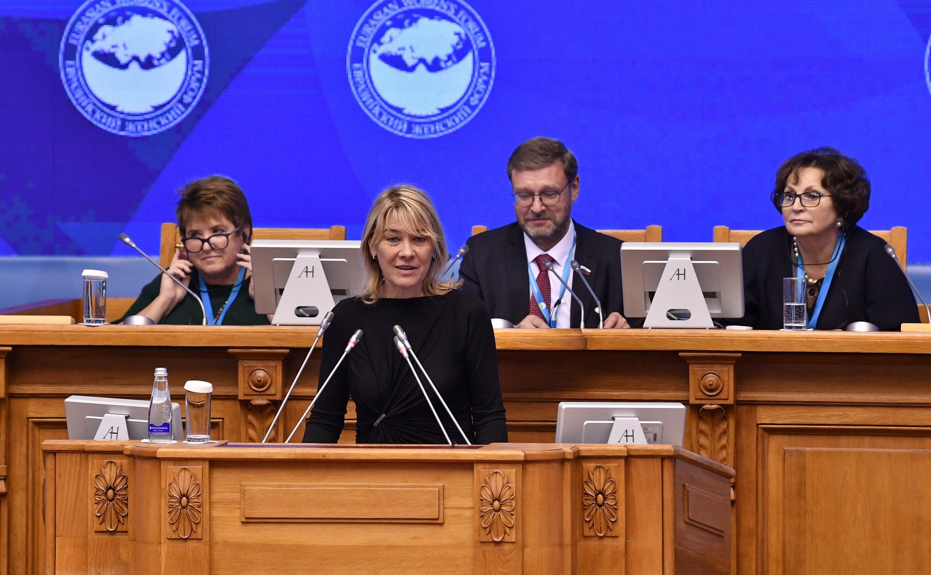 Пленарное заседание – межпарламентского диалога «Миссия женщин в развитии дипломатии мира и доверия»