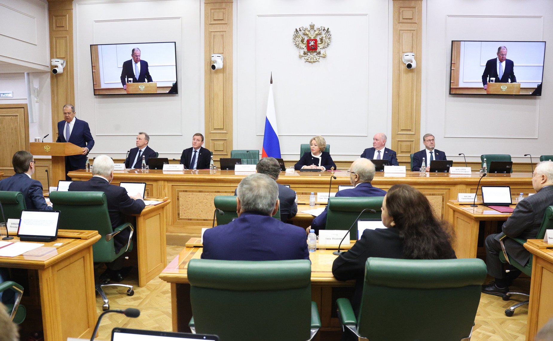 На заседании Комитета СФ по международным делам проведены консультации по предложенной Президентом РФ кандидатуре на должность Министра иностранных дел РФ