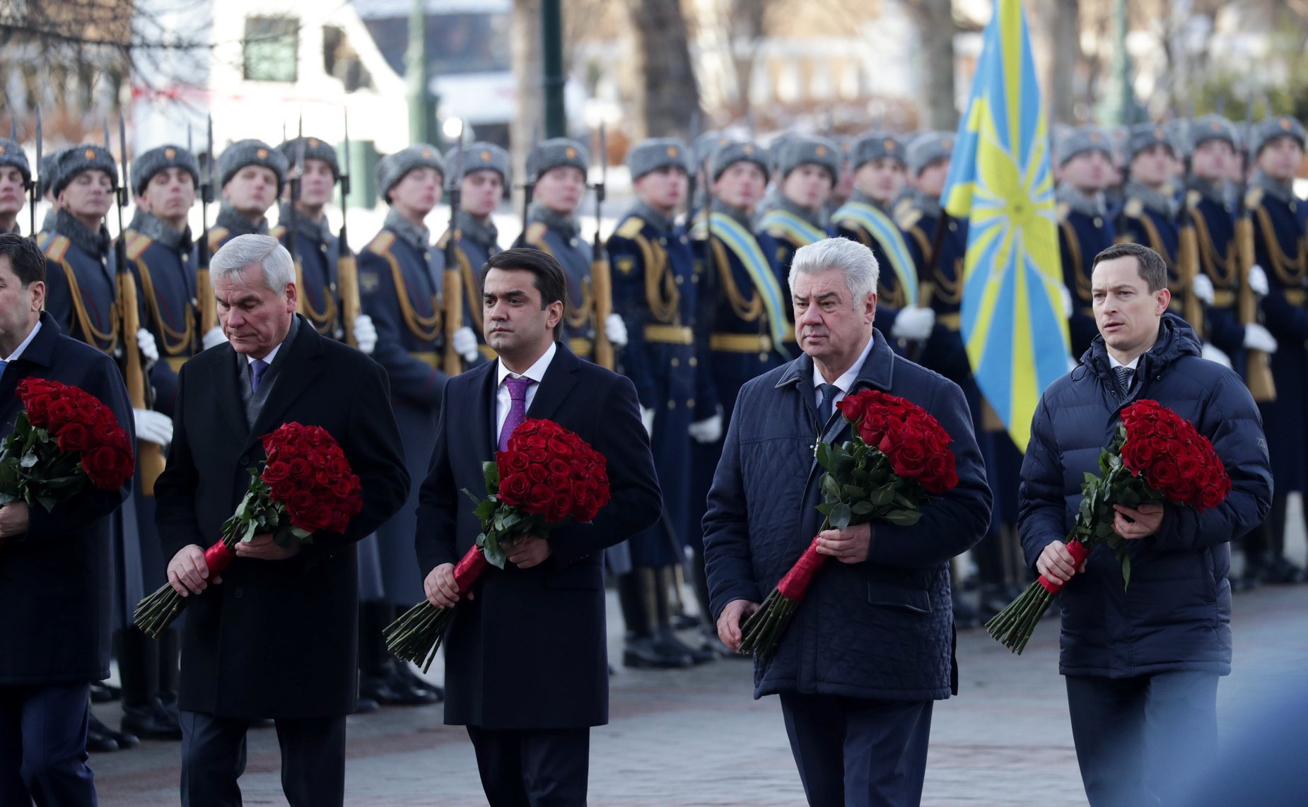 Участие сенаторов РФ в возложении венков и цветов к могиле Неизвестного солдата