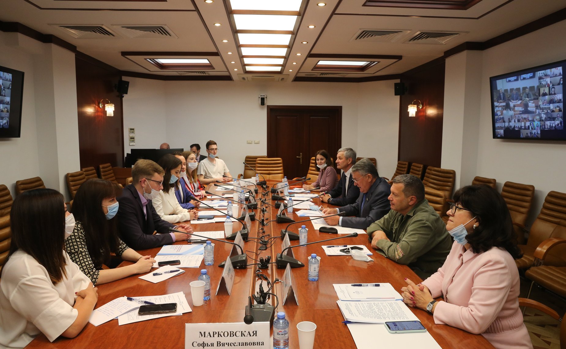 Заседание Молодежного дискуссионного клуба при Законодательном Собрании Вологодской области на тему «Роль молодежи в меняющемся мире: вызовы современности»