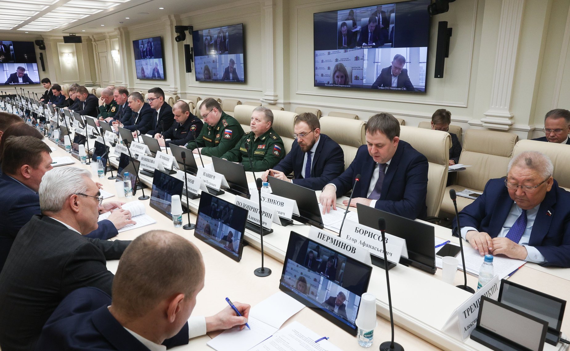 Совещание «Об определении долгосрочной потребности силовых ведомств РФ в продукции легкой промышленности и о заключении долгосрочных контрактов на поставку вещевого имущества»