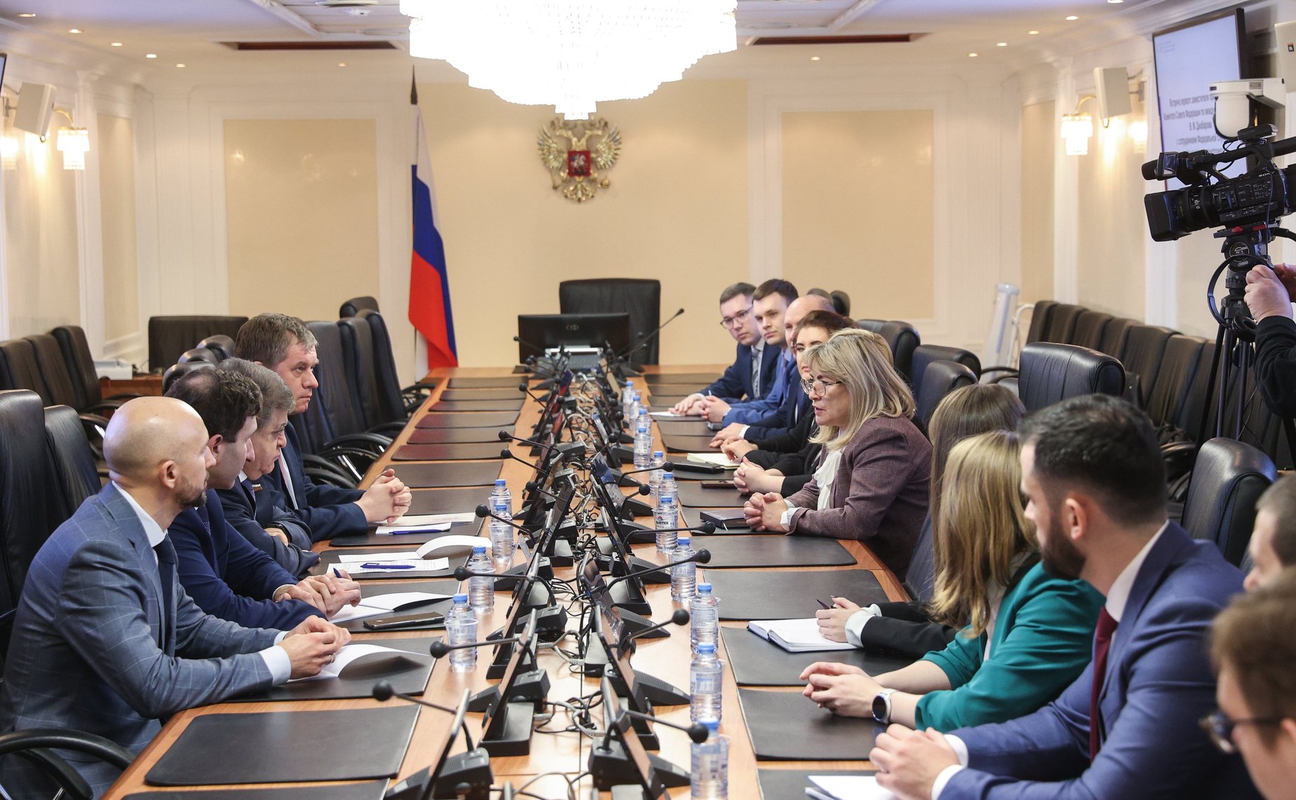 Владимир Джабаров провел встречу с сотрудниками Росфинмониторинга