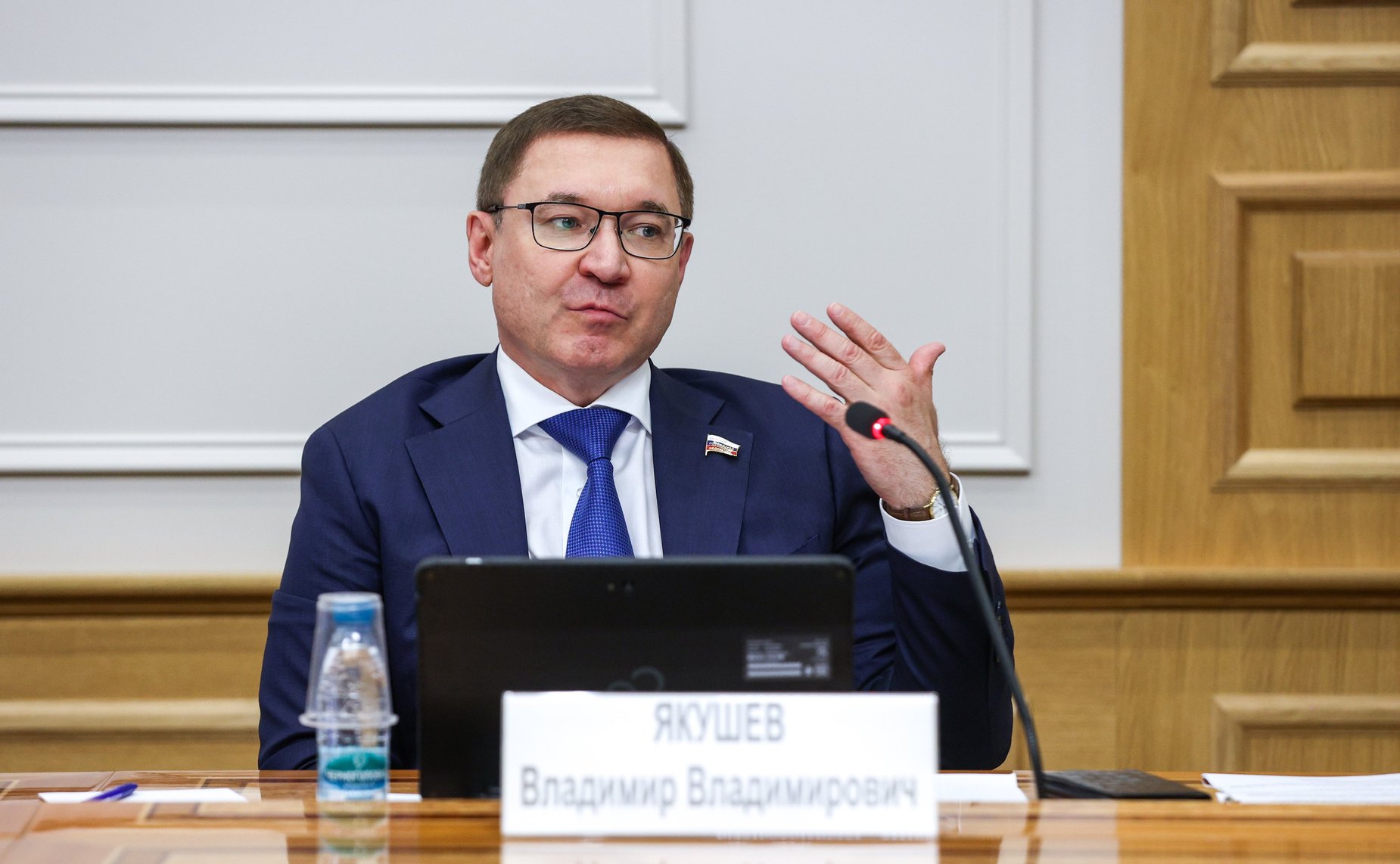 Владимир Якушев