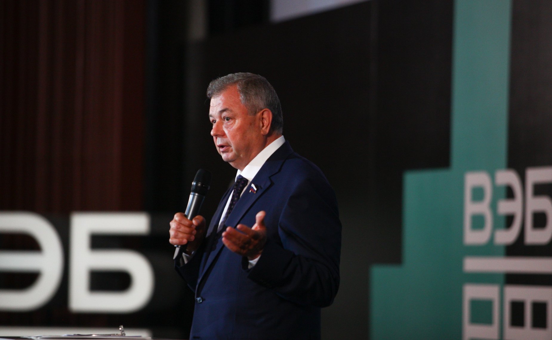 Анатолий Артамонов