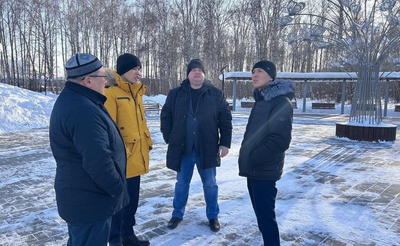 Амыр Аргамаков в ходе поездки в регион посетил обустраиваемую площадку Парка культуры и отдыха «Березовая роща»