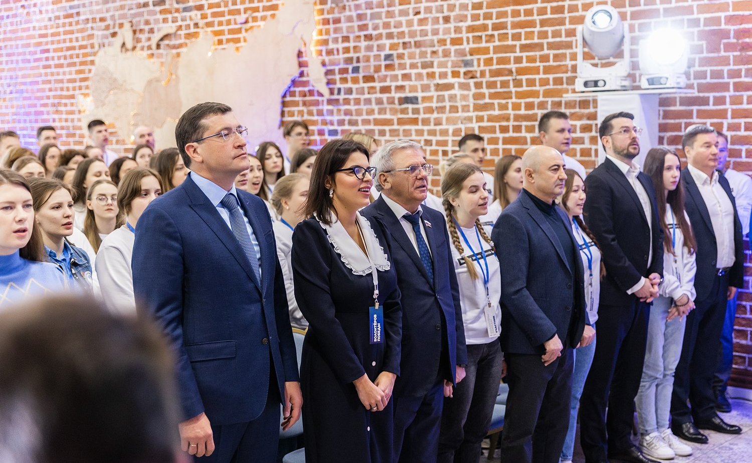 Александр Вайнберг встретился с участниками международного форума «Волонтеров Победы»