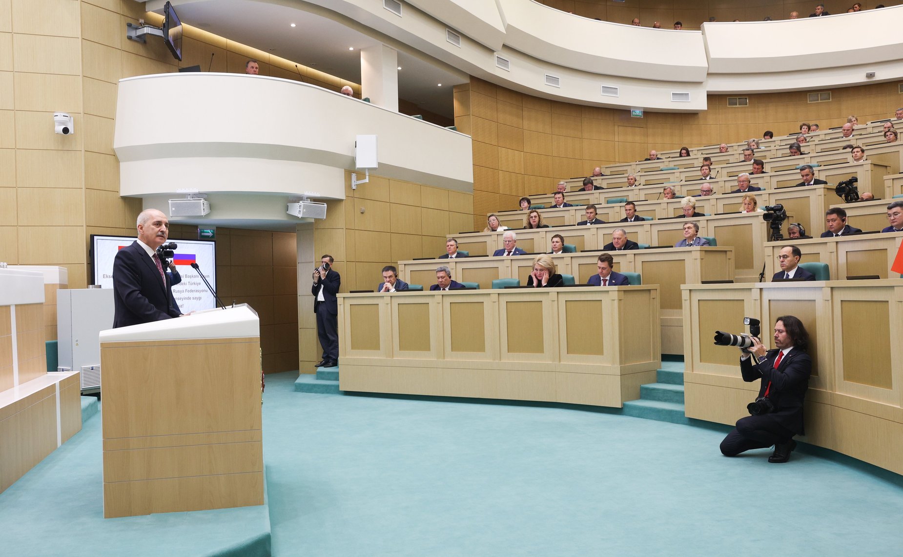 Председатель Великого национального собрания Турции Нуман Куртулмуш