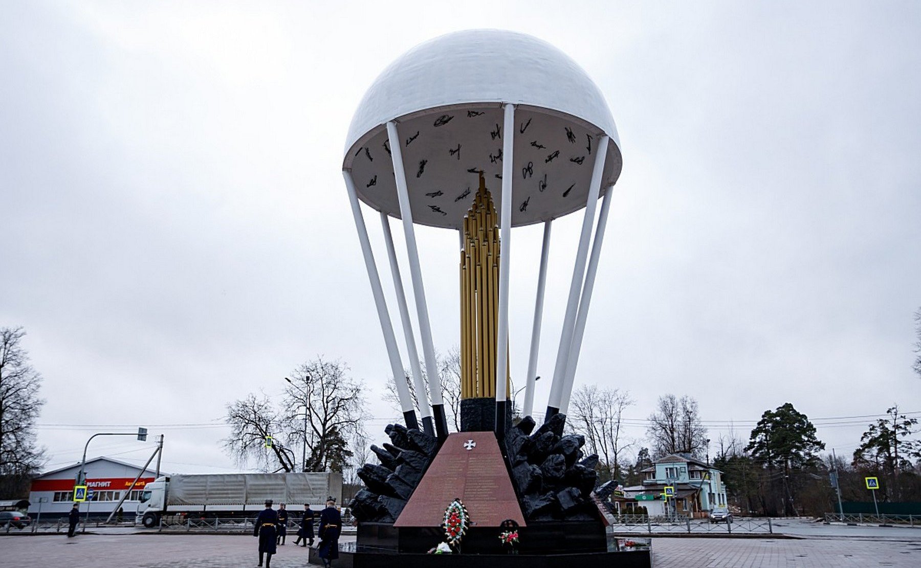 Андрей Турчак принял участие в мероприятиях, посвященных памяти псковских десантников