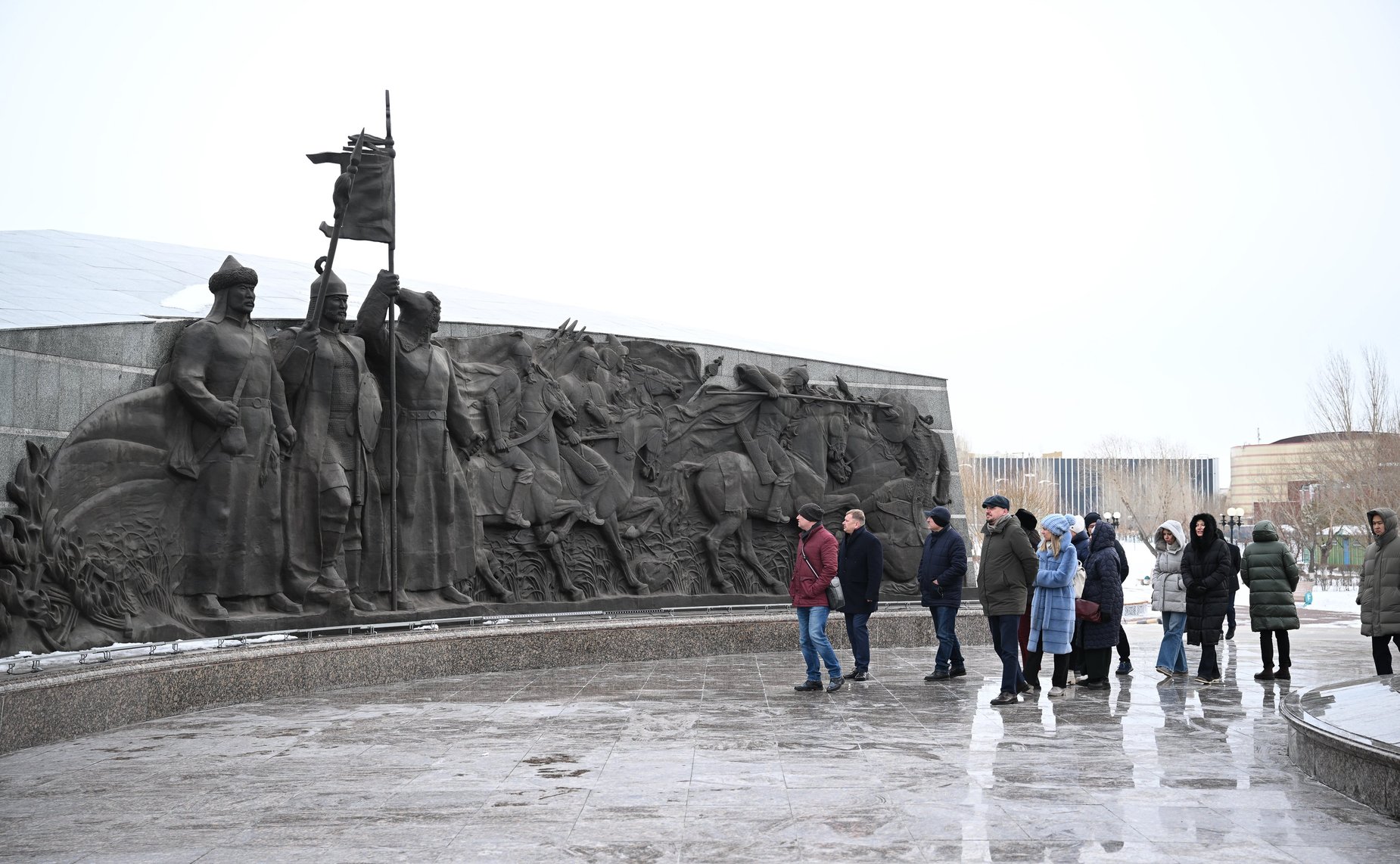 В составе делегации Постоянной комиссии МПА СНГ Татьяна Сахарова приняла участие в церемонии возложения цветов к Монументу «Защитники Отечества»