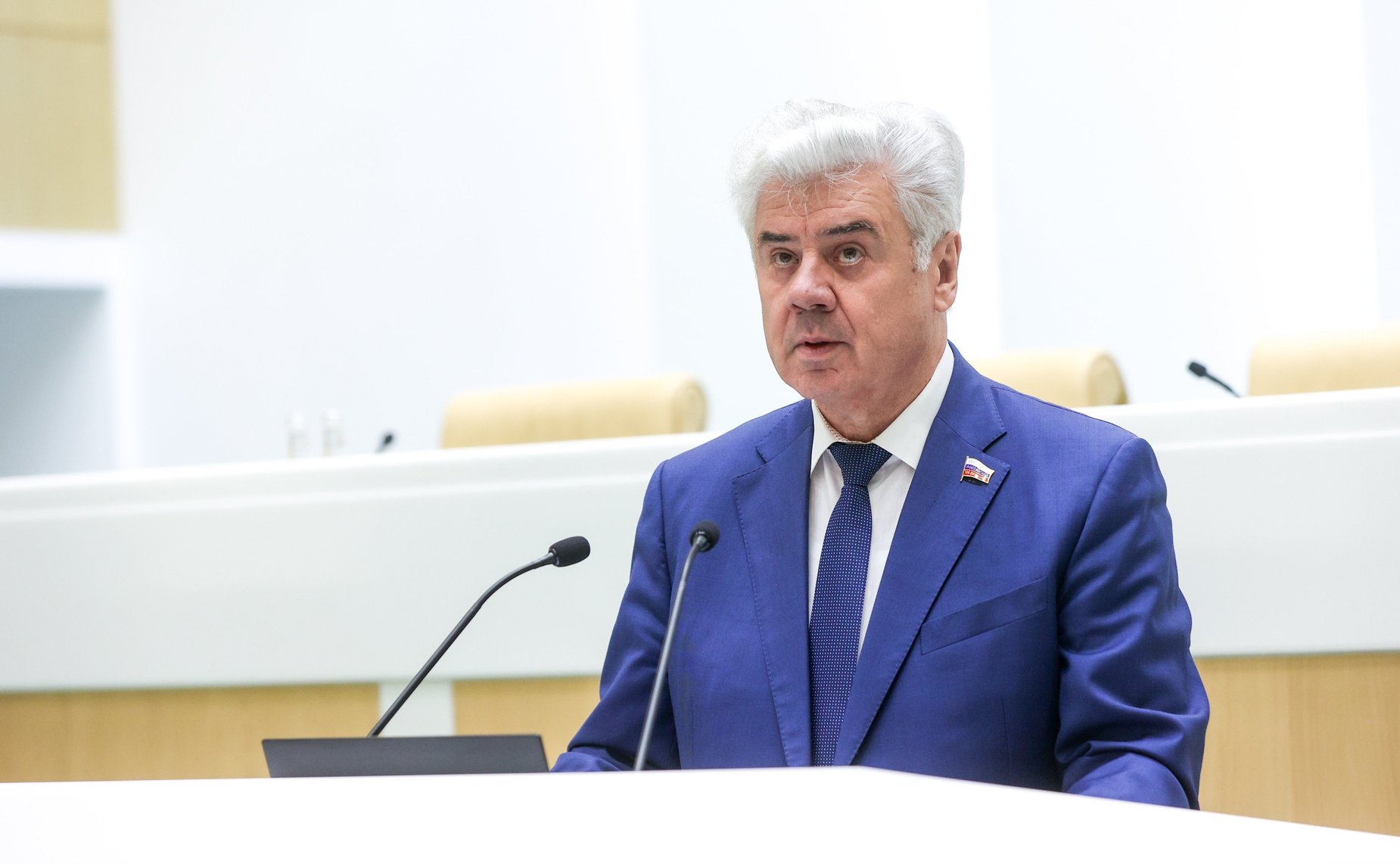 Виктор Бондарев