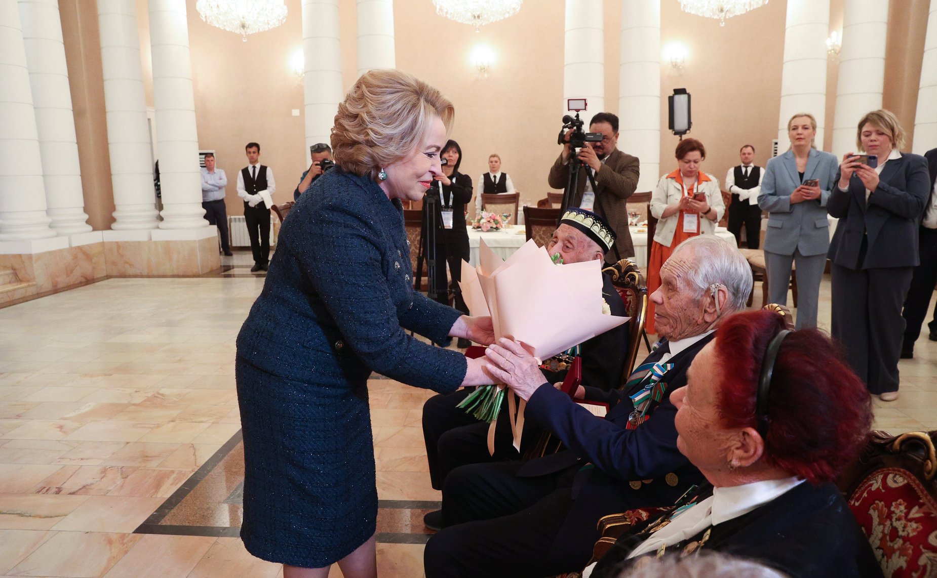 В преддверии Дня Победы Валентина Матвиенко встретилась в Ташкенте с ветеранами Великой Отечественной войны и блокадниками