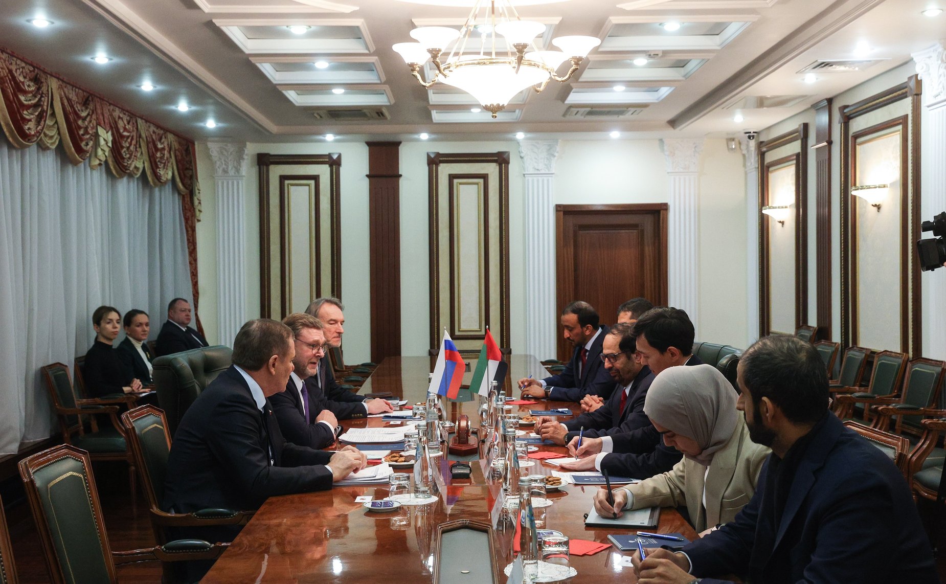 Константин Косачев провел встречу с председателем Комитета по обороне, внутренней и внешней политике Федерального национального совета Объединенных Арабских Эмиратов