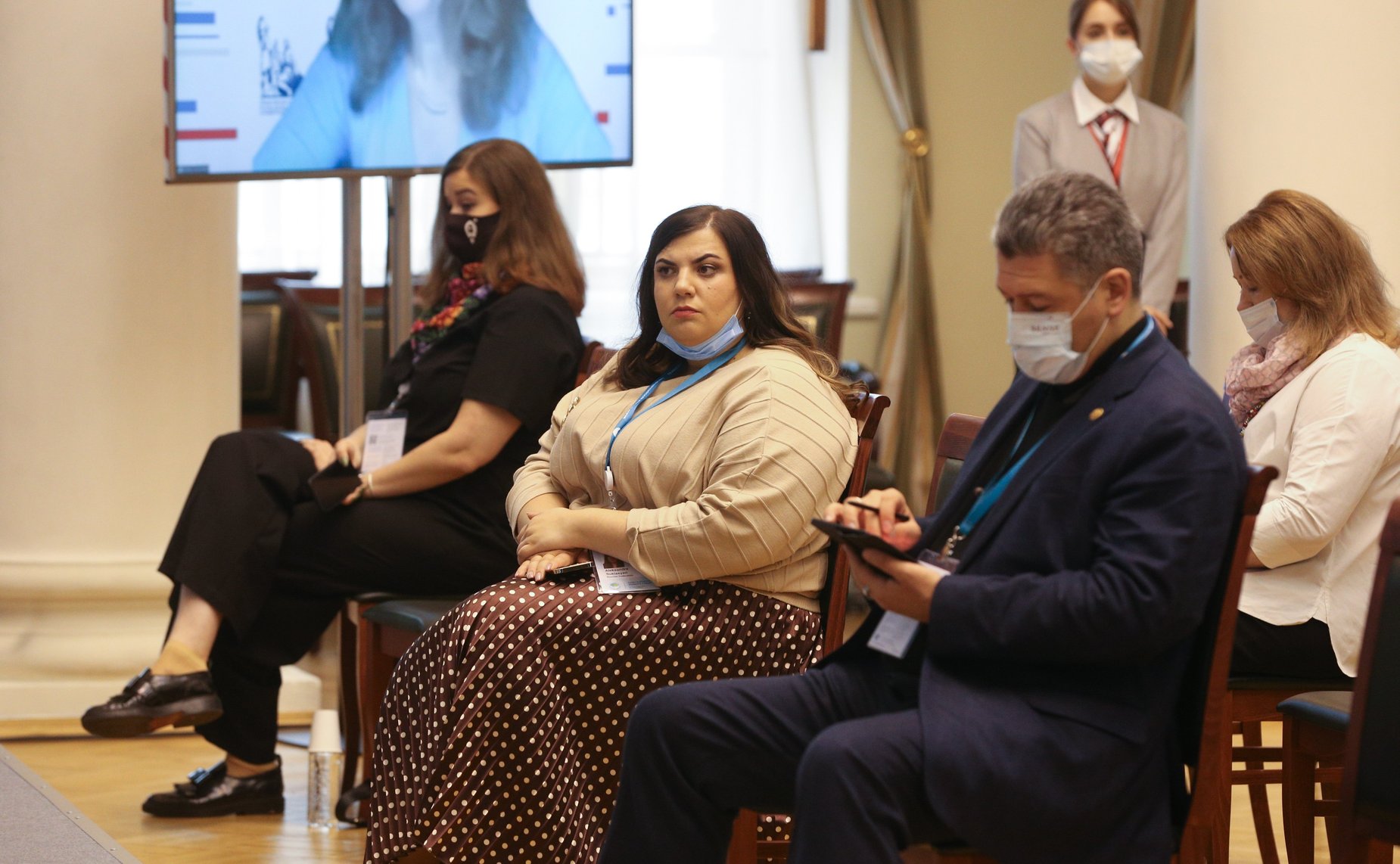 Дискуссионная сессия «Развитие и поддержка гражданских активностей и общественных институтов как основное условие успешной государственной политики. Международный опыт государственно-общественного взаимодействия»