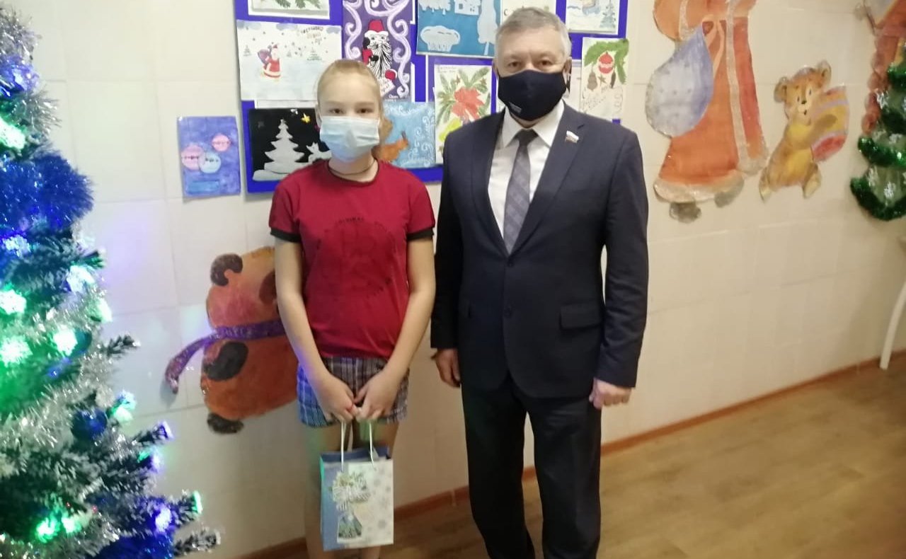 Сергей Михайлов принял участие во Всероссийской акции «Елка желаний», которая проходит в Совете Федерации