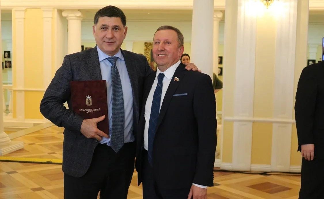 Сергей Березкин в ходе поездки в регион принял участие в церемонии вручения областной театральной премии. в первом русском театре имени Федора Волкова