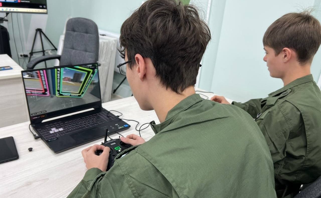 Андрей Хапочкин посетил региональный этап Всероссийских военно-спортивных соревнований «Герой Отечества»