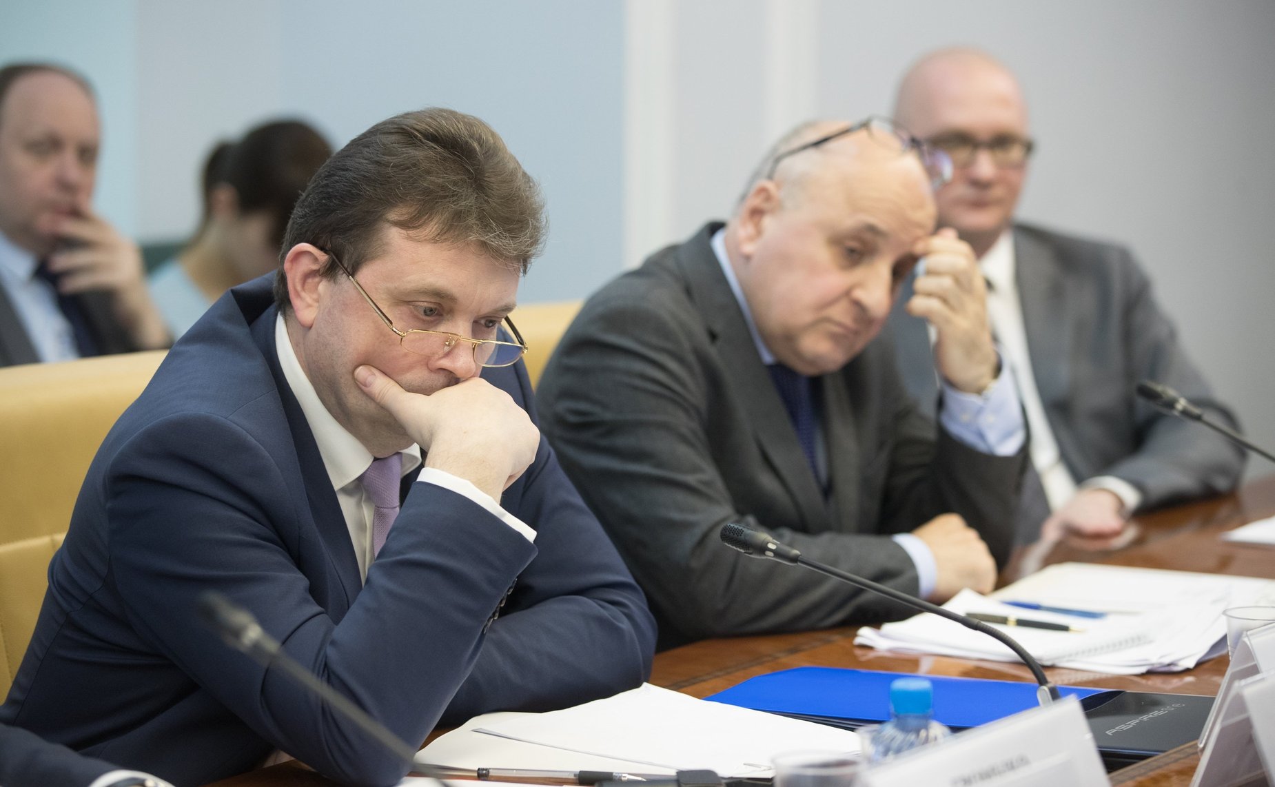 «Круглый стол» на тему «Нерушимость государственных границ и право народов на самоопределение: юридические и политические аспекты»