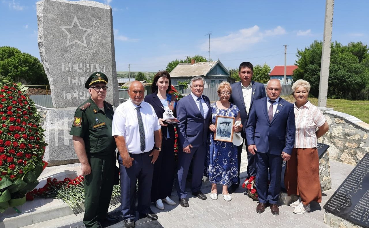 Сергей Михайлов в День памяти и скорби принял участие в торжественном митинге по случаю открытия в хуторе Логовский Волгоградской области Братской могилы советских воинов, погибших в ходе боёв на Клетском плацдарме в 1942 году