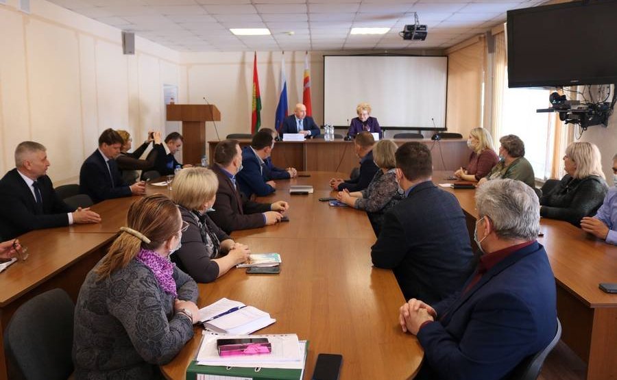 Оксана Хлякина посетила Долгоруковский район