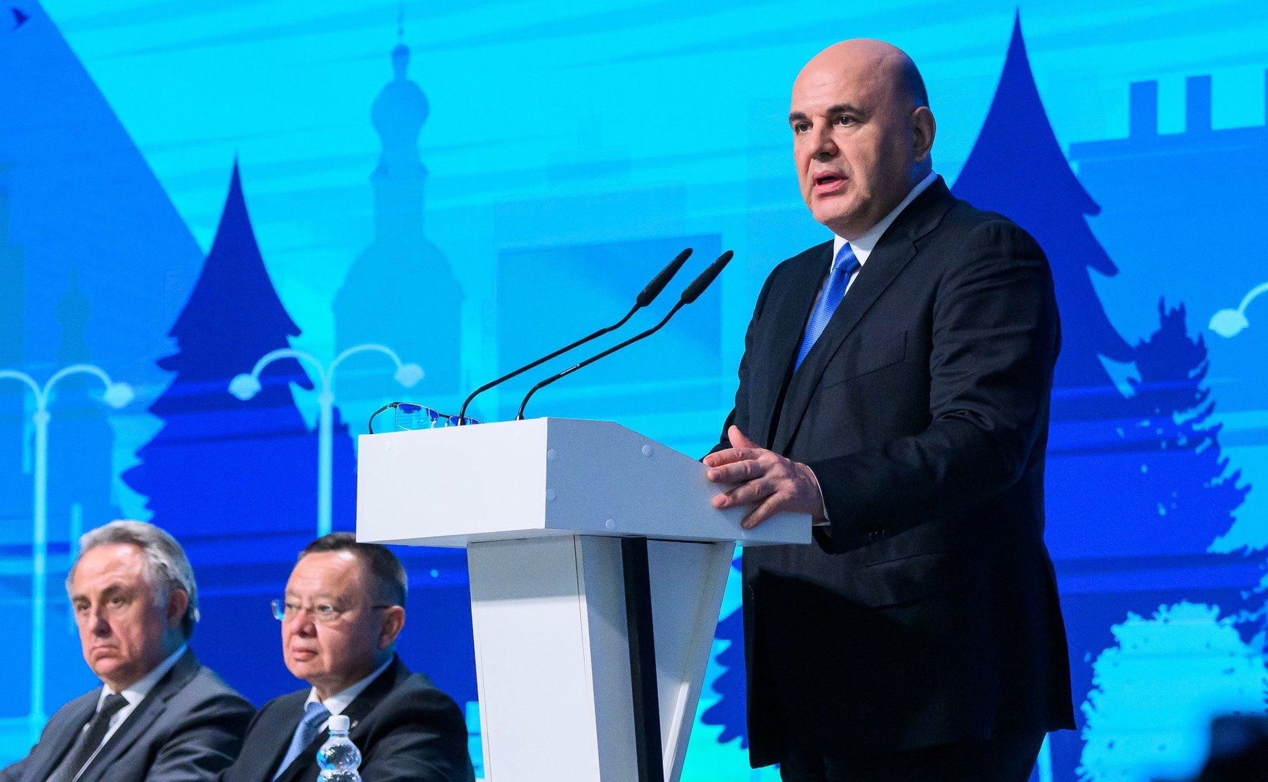 Анатолий Артамонов принял участие в пленарном заседании Всероссийского форума «Развитие малых городов и исторических поселений»