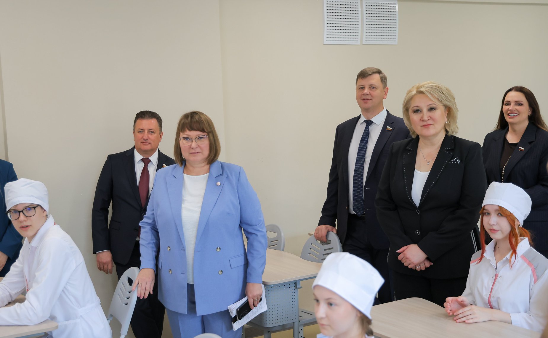 Выездное заседание Комитета СФ по науке, образованию и культуре «Развитие системы непрерывного образования для обеспечения технологического лидерства региона (на примере Вологодской области)». СОШ №8