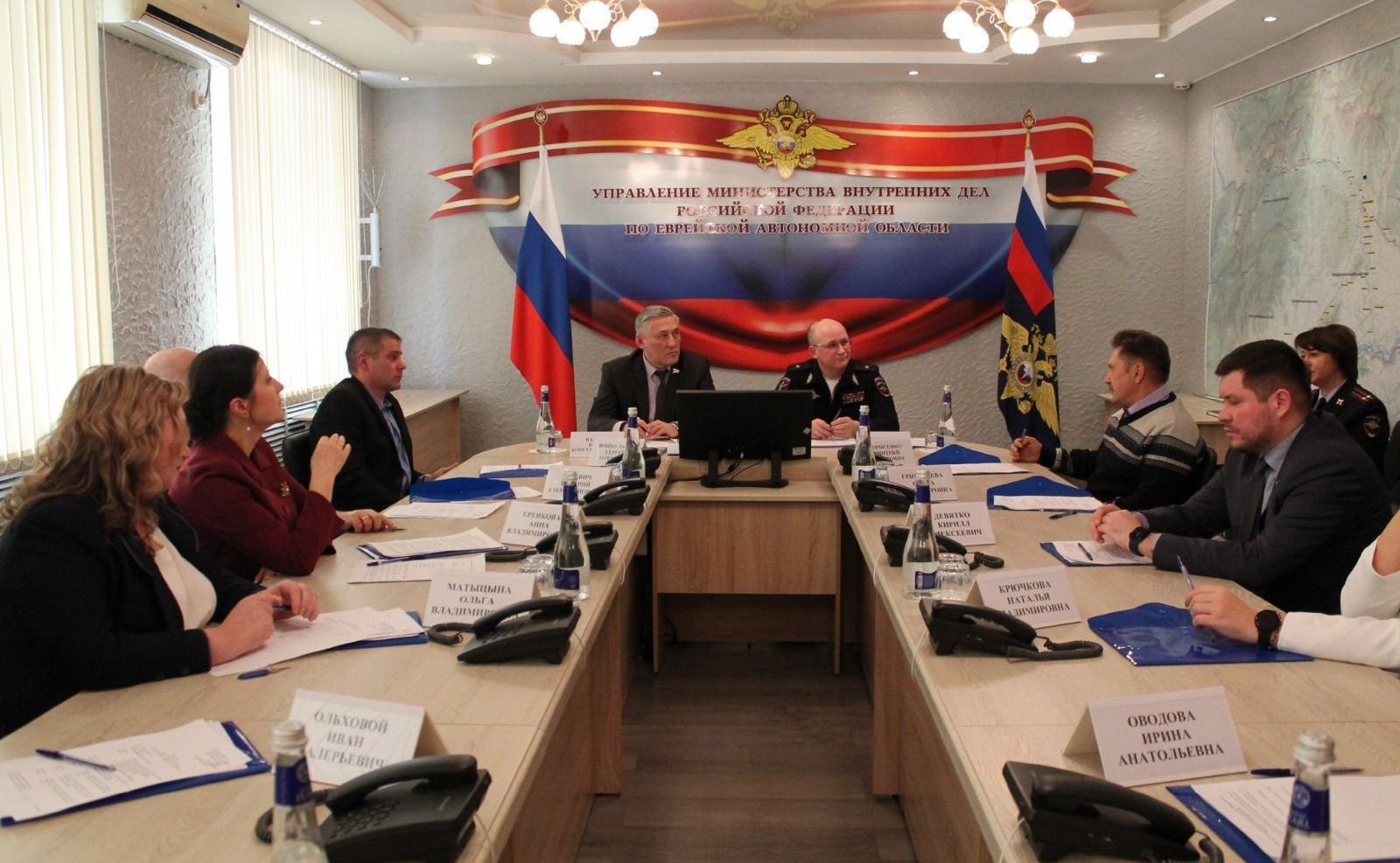 Юрий Валяев провел торжественную церемонию вручения удостоверений членам обновленного Общественного совета в Еврейской автономной области