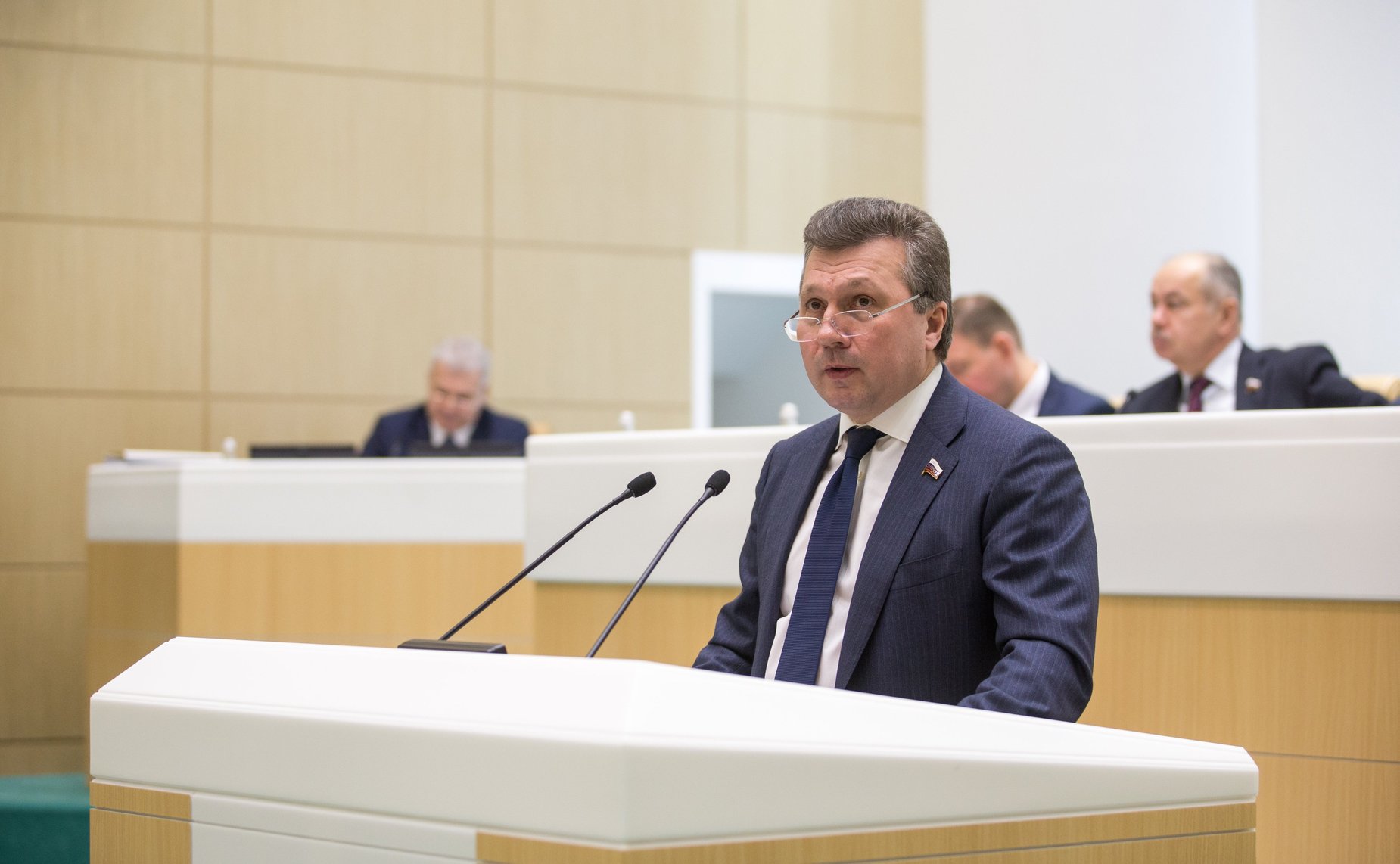 В. Васильев