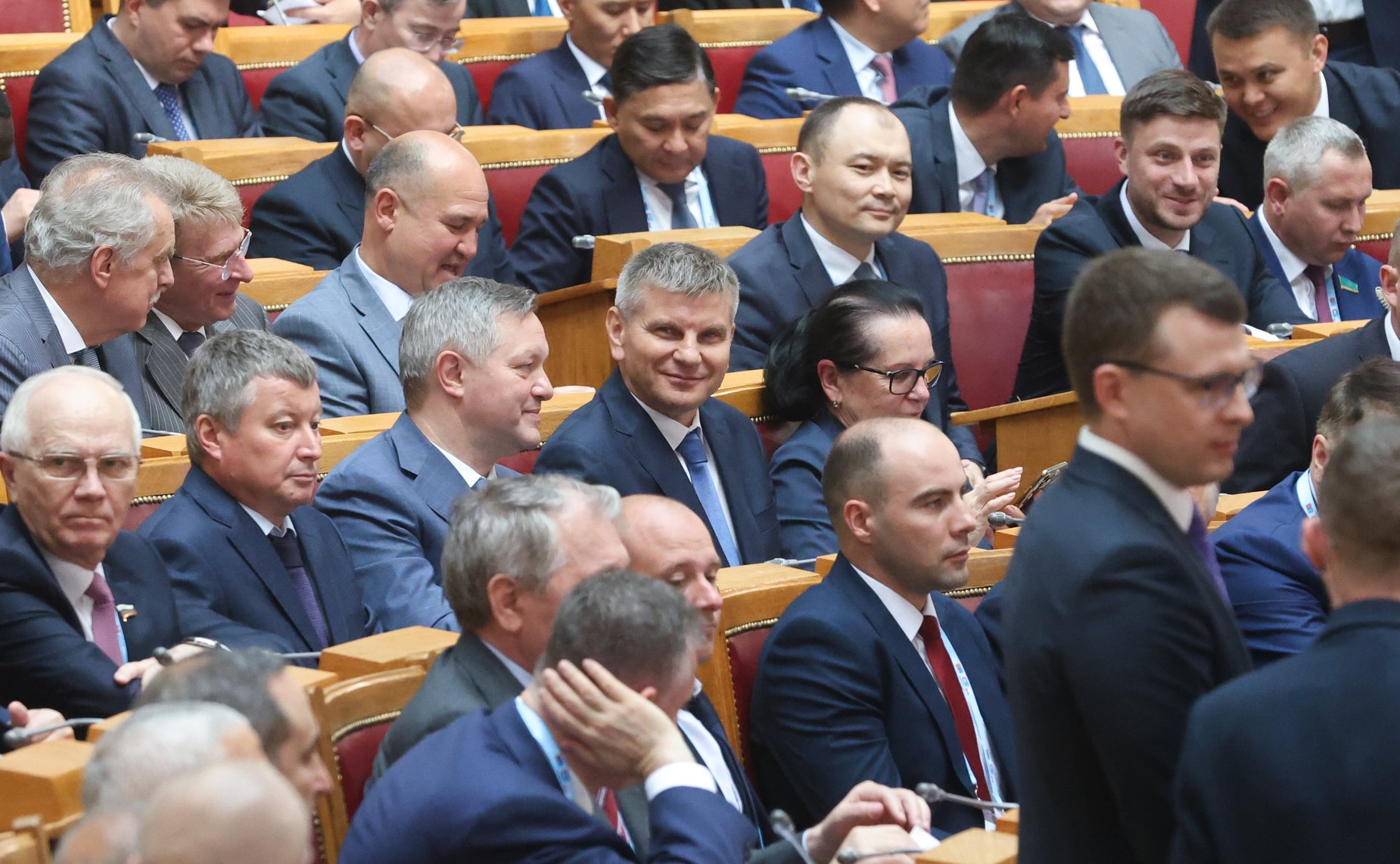 Владимир Путин выступил на пленарном заседании Х Парламентского форума БРИКС