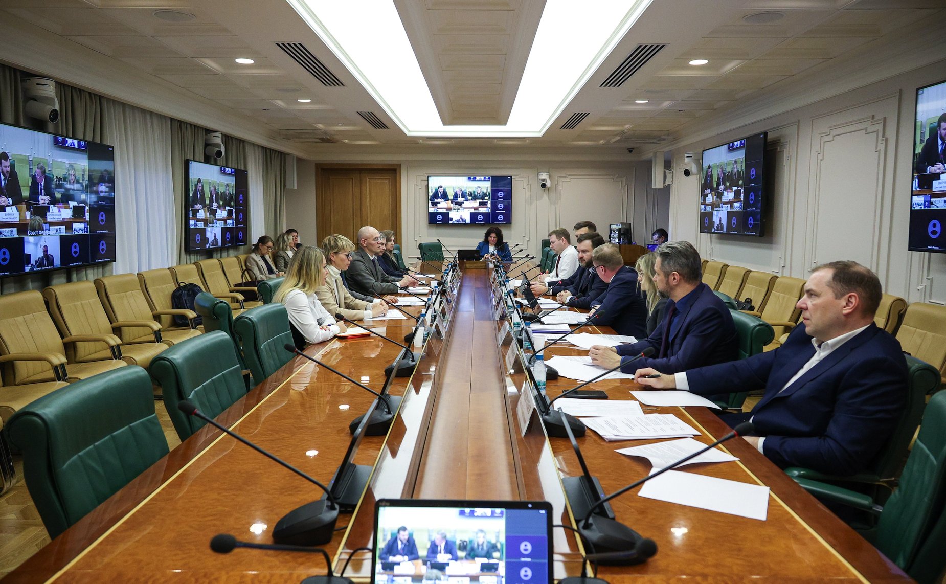 Совещание Комитет Совета Федерации по экономической политике «Актуальные проблемы связи и телекоммуникаций на территориях воссоединенных субъектов Российской Федерации»