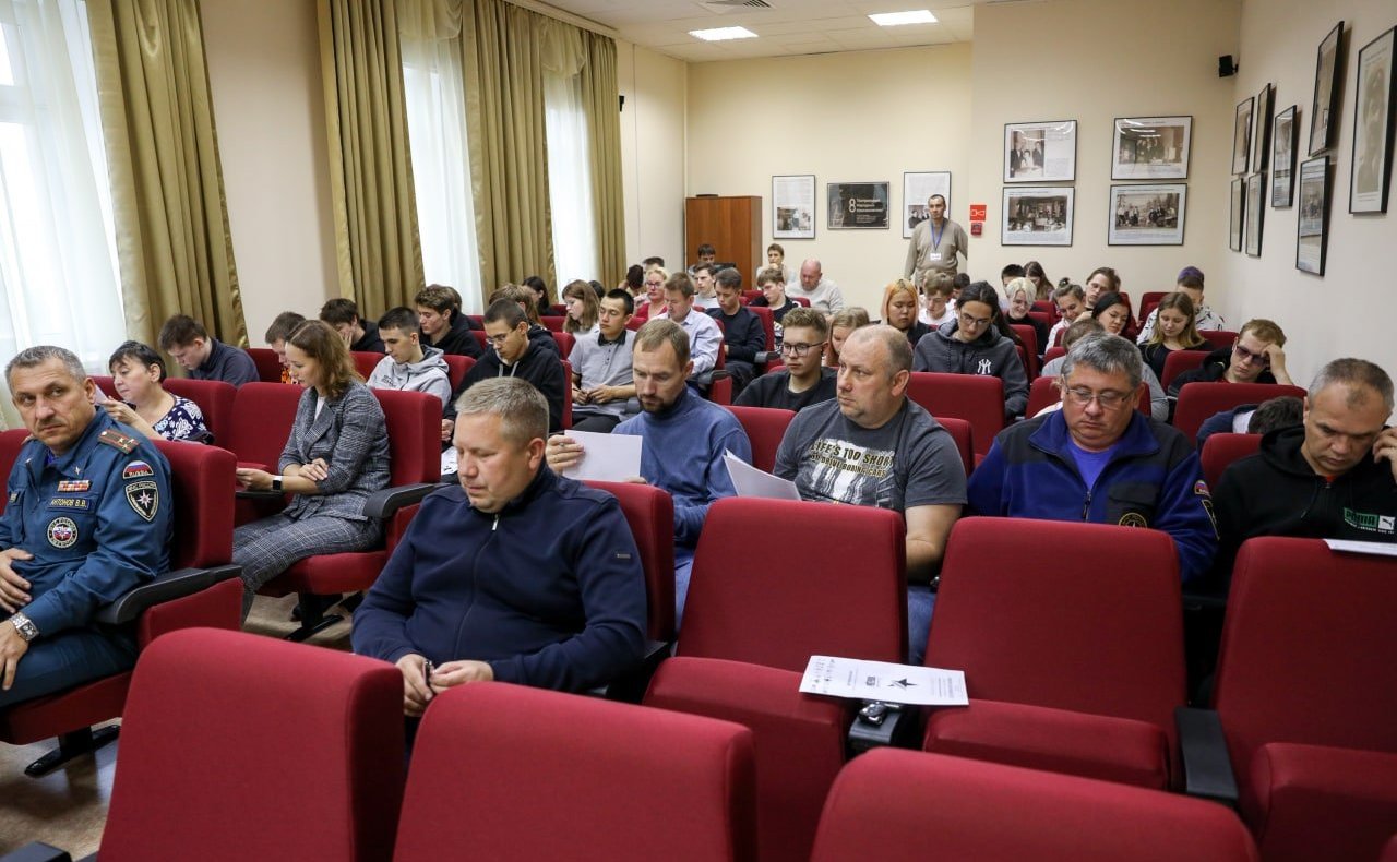 Денис Гусев принял участие во всероссийской патриотической акции «Диктант Победы-2022»