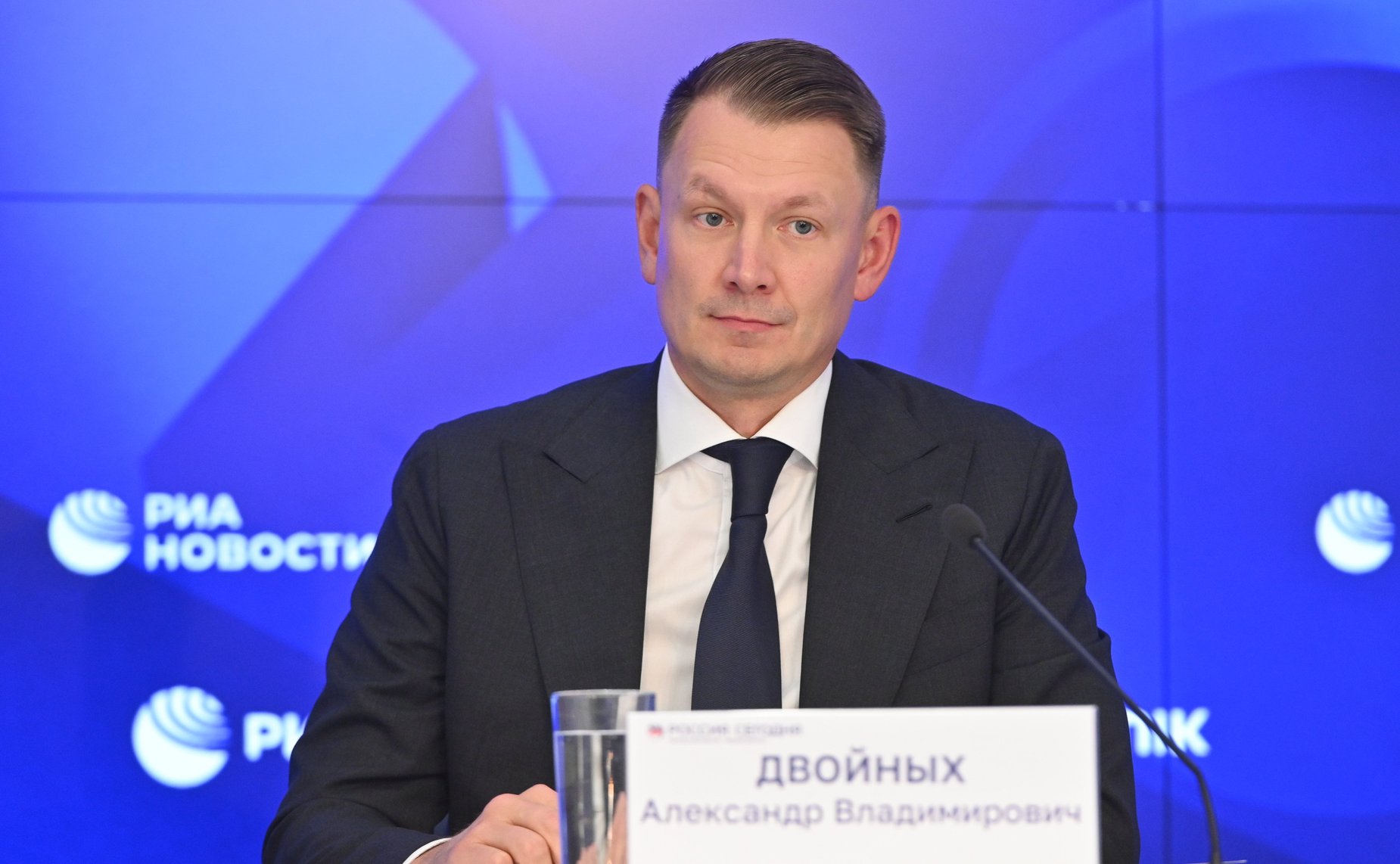 Председатель Комитета Совета Федерации по аграрно-продовольственной политике и природопользованию Александр Двойных