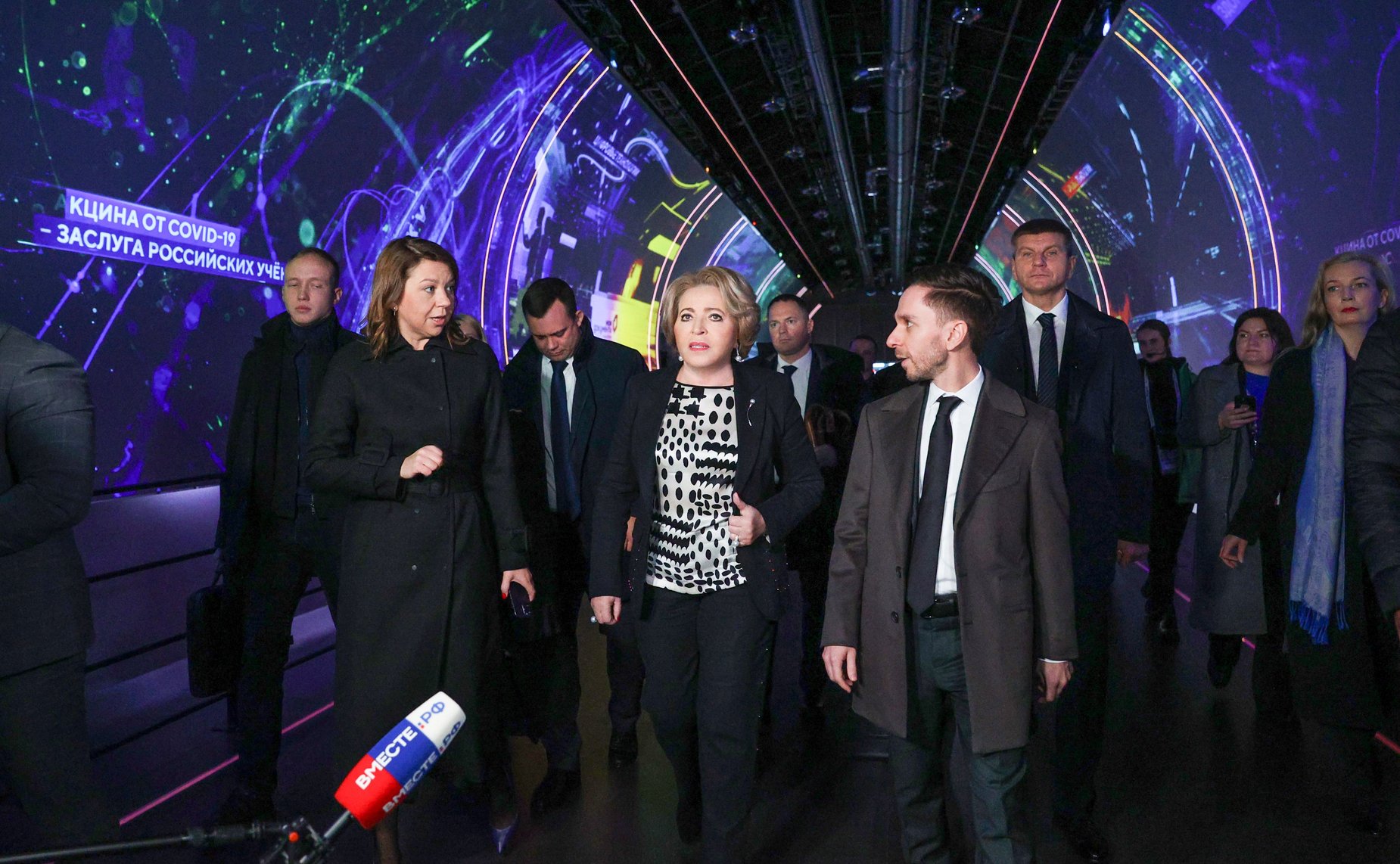 Валентина Матвиенко приняла участие в марафоне Российского общества «Знание», который проходит на Международной выставке-форуме «Россия» на ВДНХ