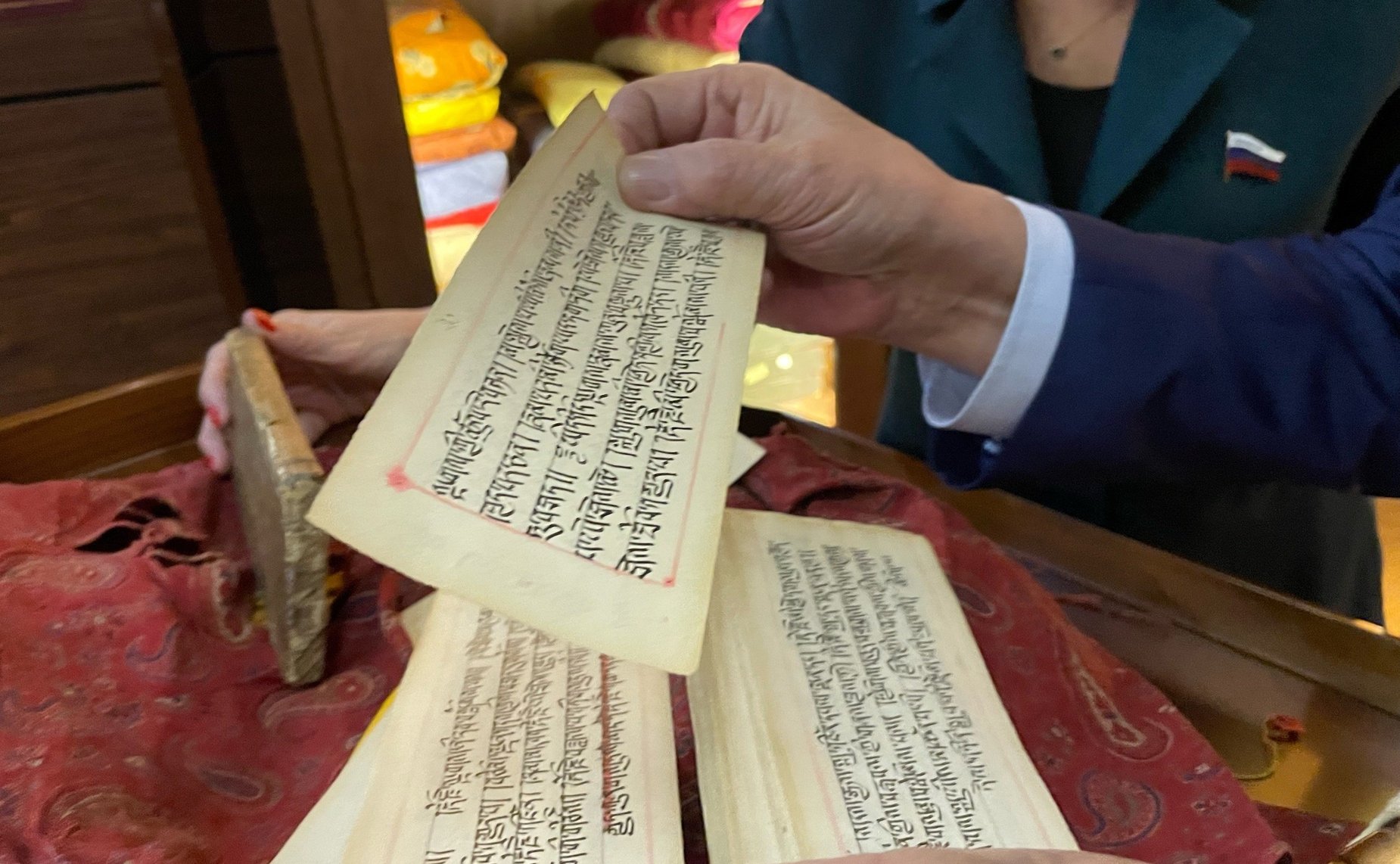 Дина Оюн посетила в Туве открытый в Кызыле храм Тубтен Шедруб Линг