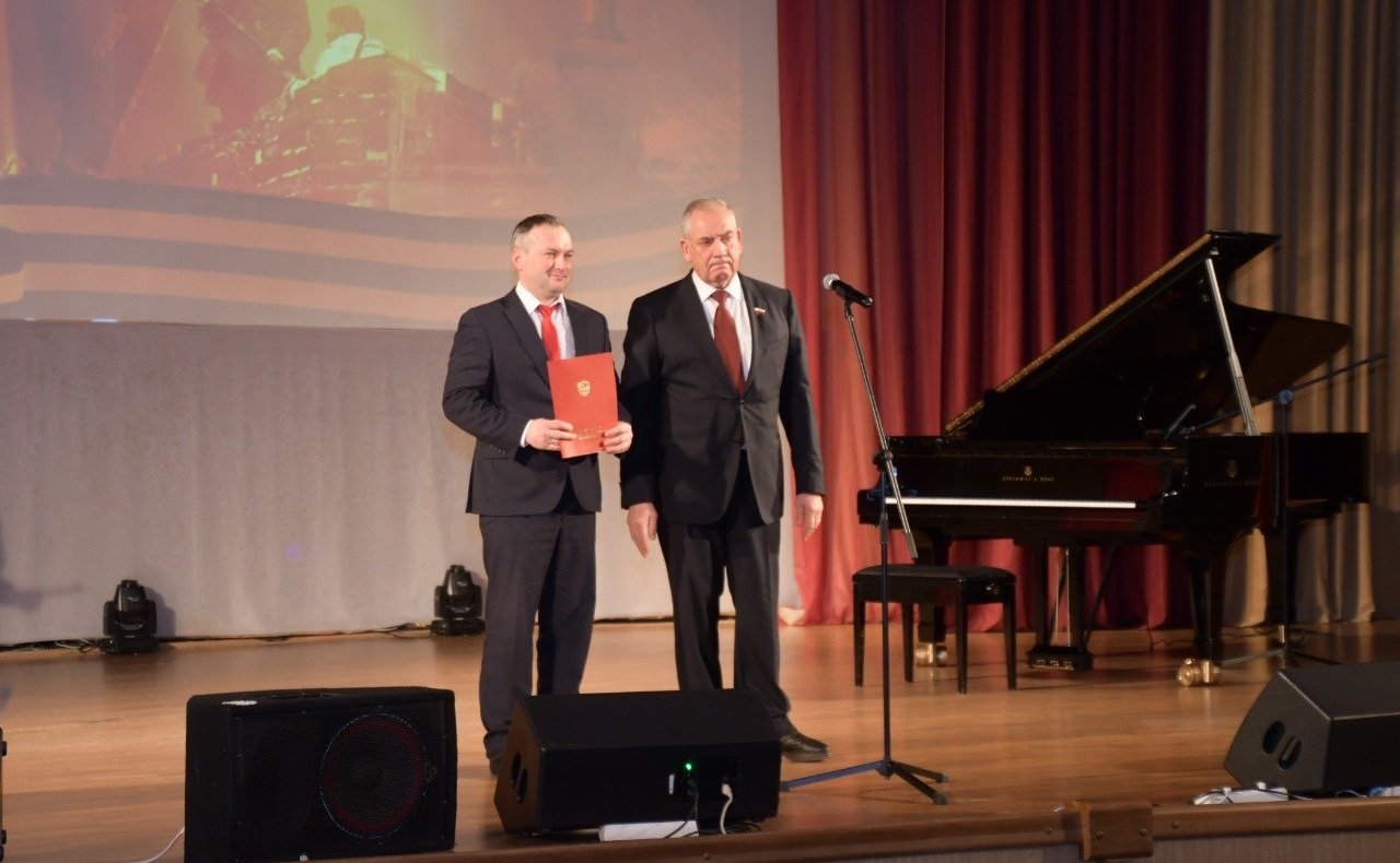 Сергей Митин принял участие в торжественном собрании, посвященном 78-й годовщине освобождения Новгорода от немецко-фашистских захватчиков