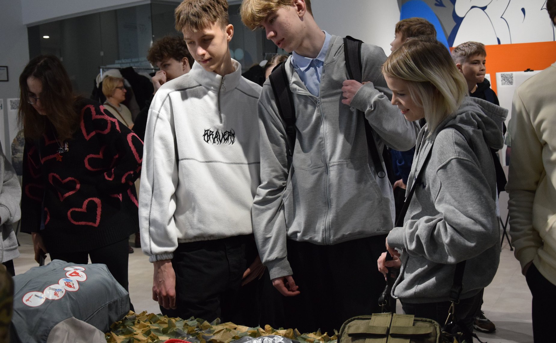 Виктор Шептий принял участие в открытии в Свердловской области мобильной фотовыставки «Зал воинской славы»