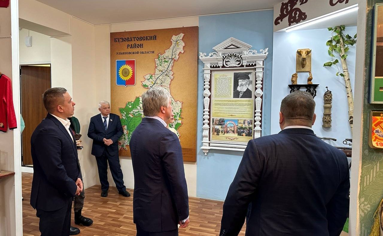 Айрат Гибатдинов встретился с предпринимателями, педагогическими коллективами, проверил ход строительства физкультурно-оздоровительного комплекса в ходе поездки в регион