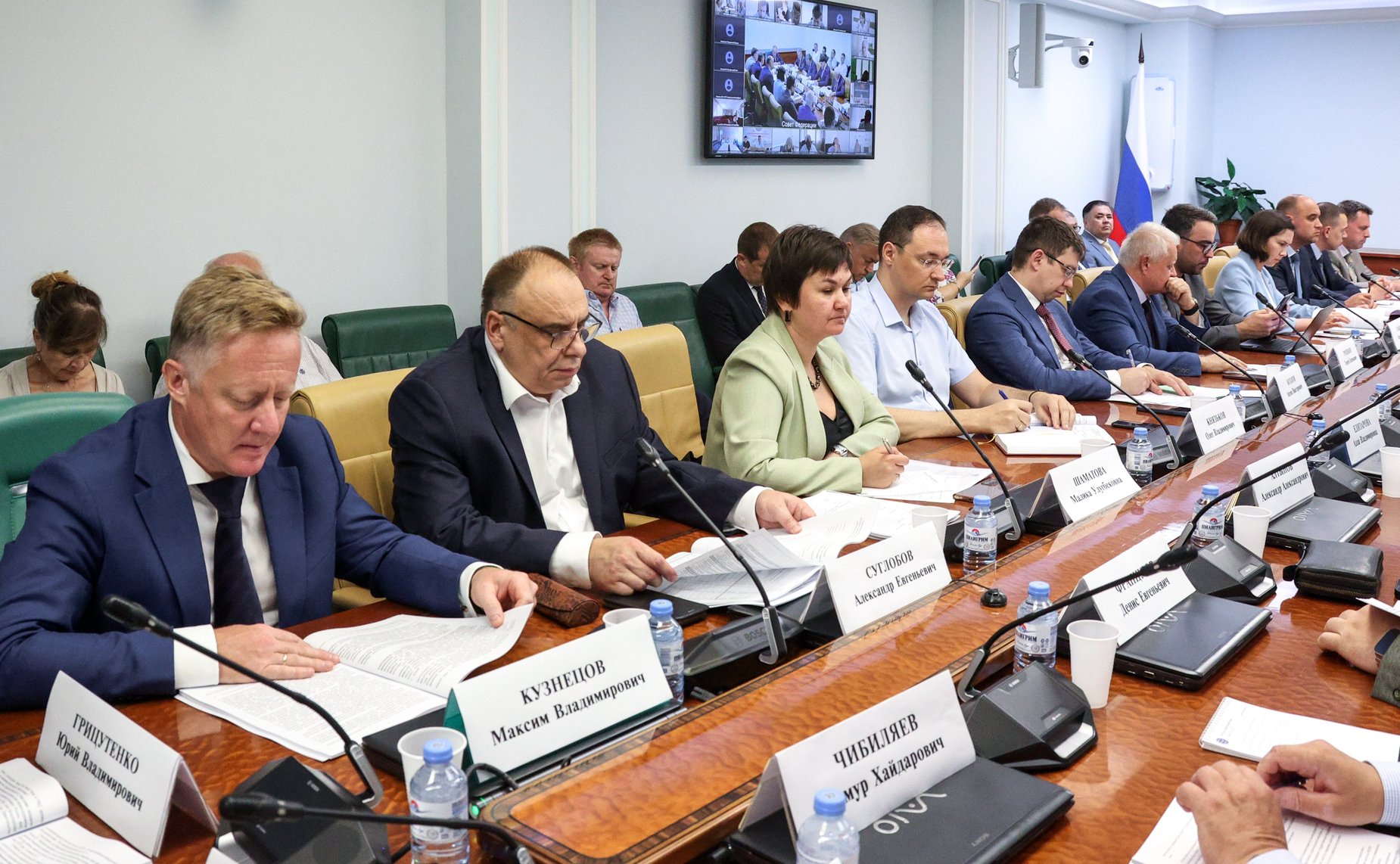 Круглый стол Комитета Совета Федерации по аграрно-продовольственной политике и природопользованию на тему «Об обеспечении российских аграриев материально-техническими ресурсами: проблемы и перспективы»