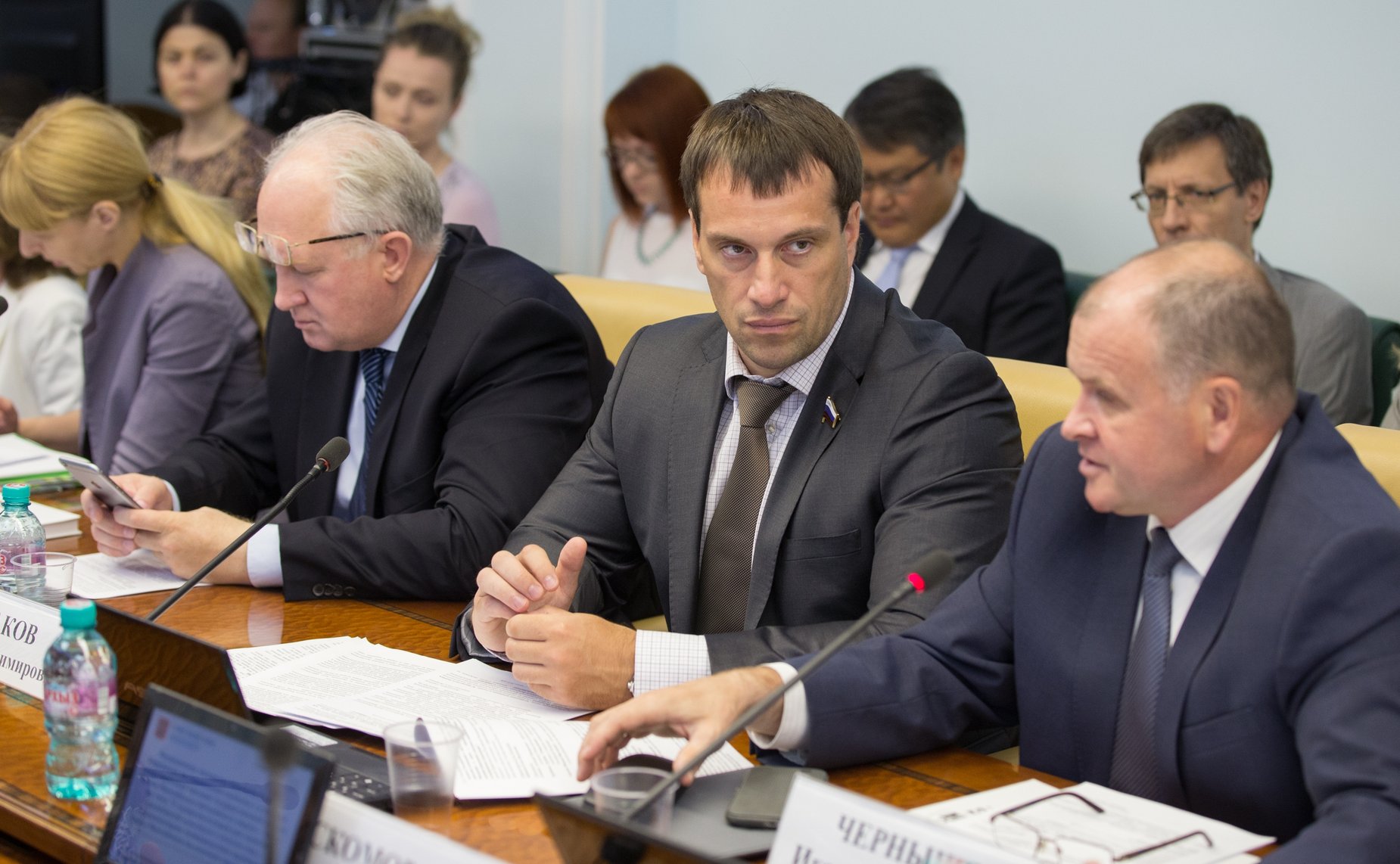 Проходит заседание