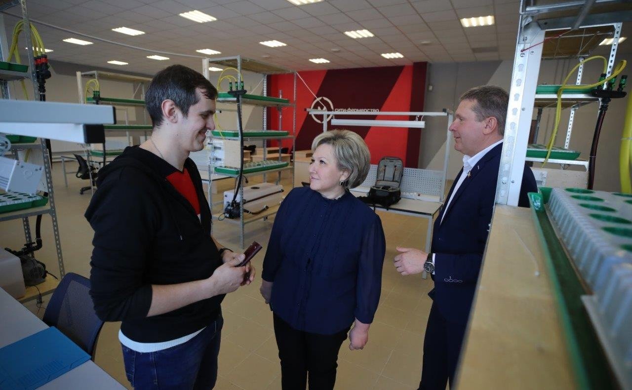 Елена Писарева в рамках региональной недели встретилась со студентами Новгородского агротехнического техникума и Новгородского государственного университета имени Ярослава Мудрого