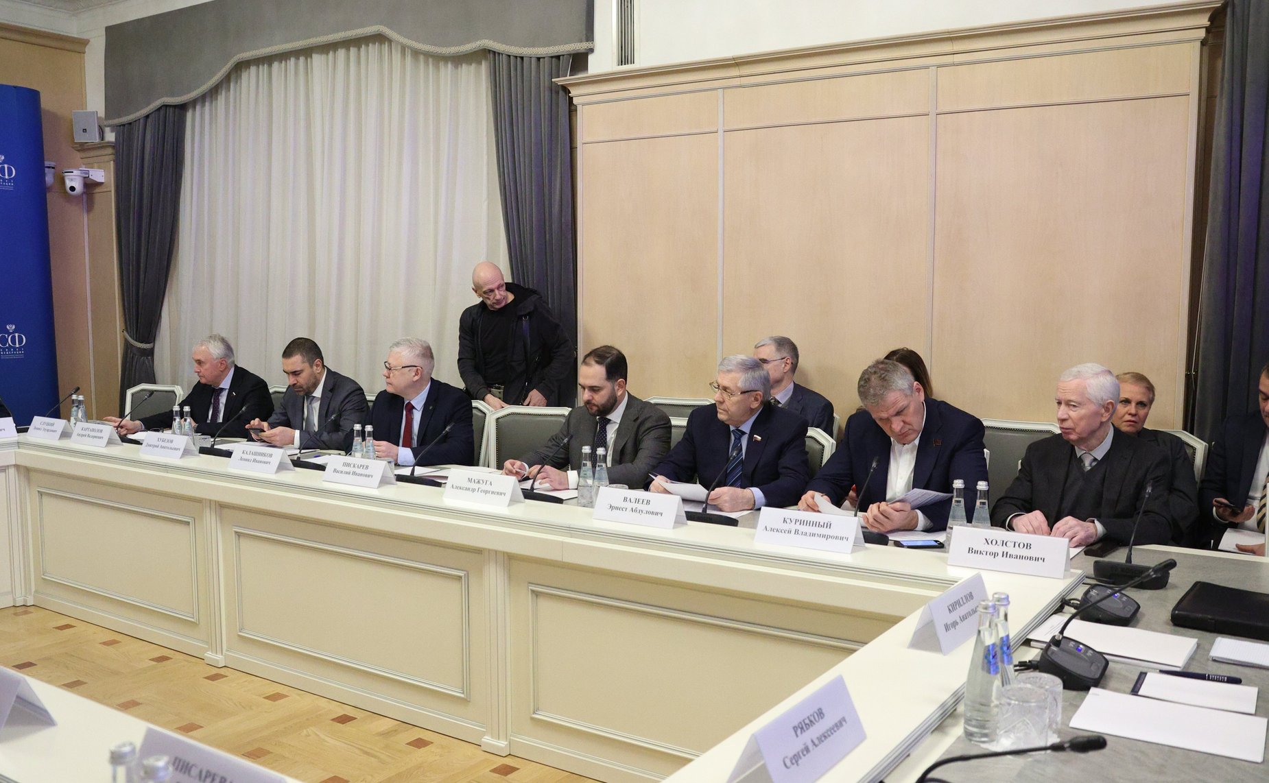 Заседание парламентской комиссии по расследованию обстоятельств, связанных с созданием американскими специалистами биологических лабораторий на территории Украины