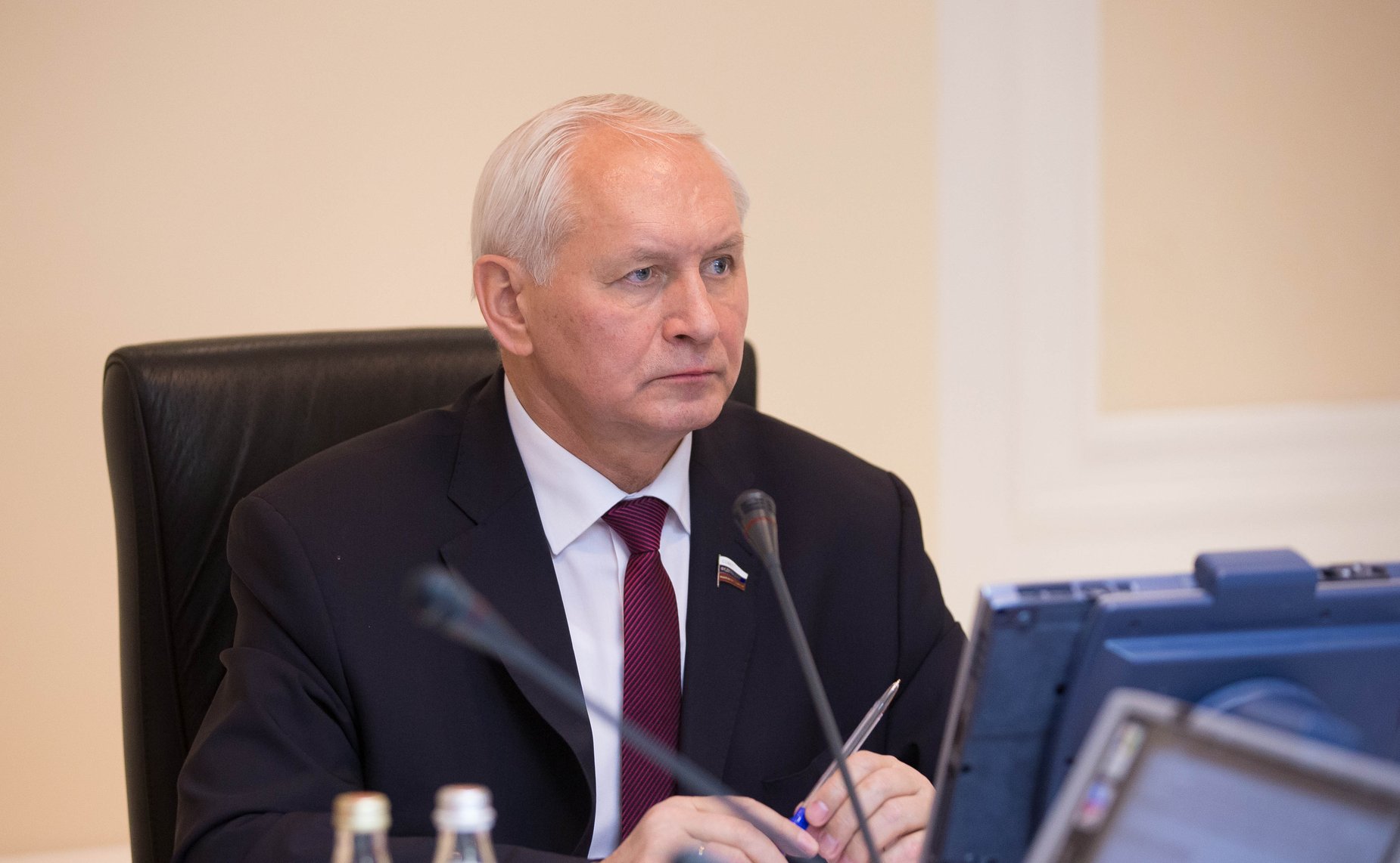 Н. Тихомиров Парламентские слушания на тему «Совершенствование законодательства в части финансового обеспечения расходных обязательств бюджетов субъектов РФ и муниципальных образований»