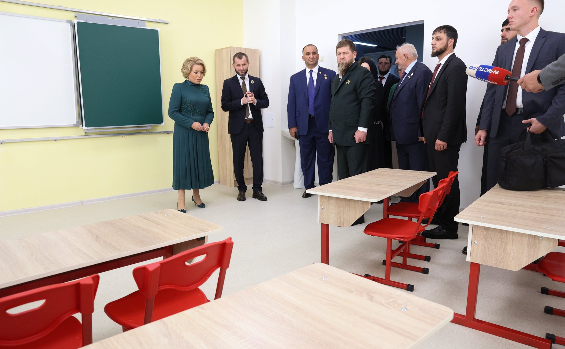 Председатель СФ ознакомилась с проектом и посетила площадку строительства социального объекта «Общеобразовательная организация на 2500 посадочных мест»