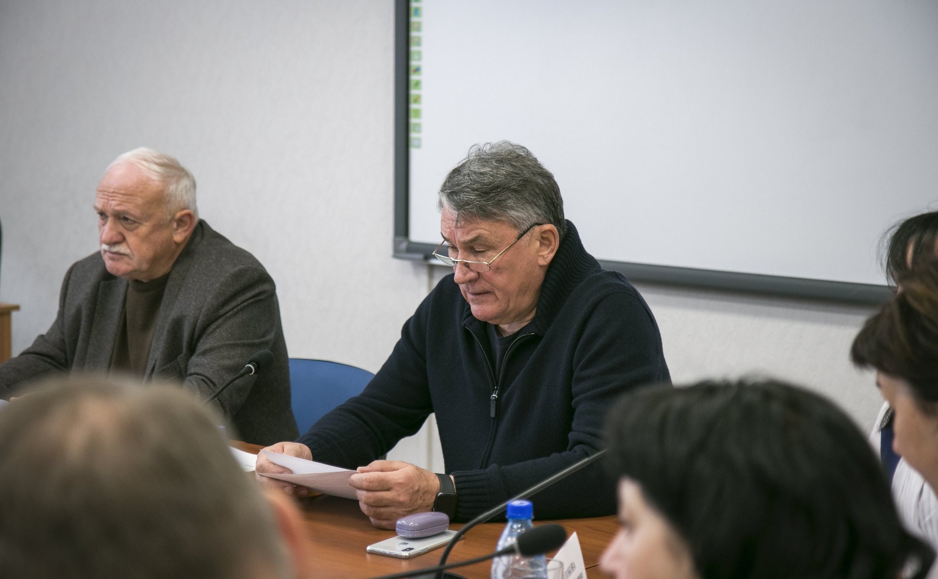 Ю. Воробьев проинспектировал ход работ по строительству набережной Вытегры