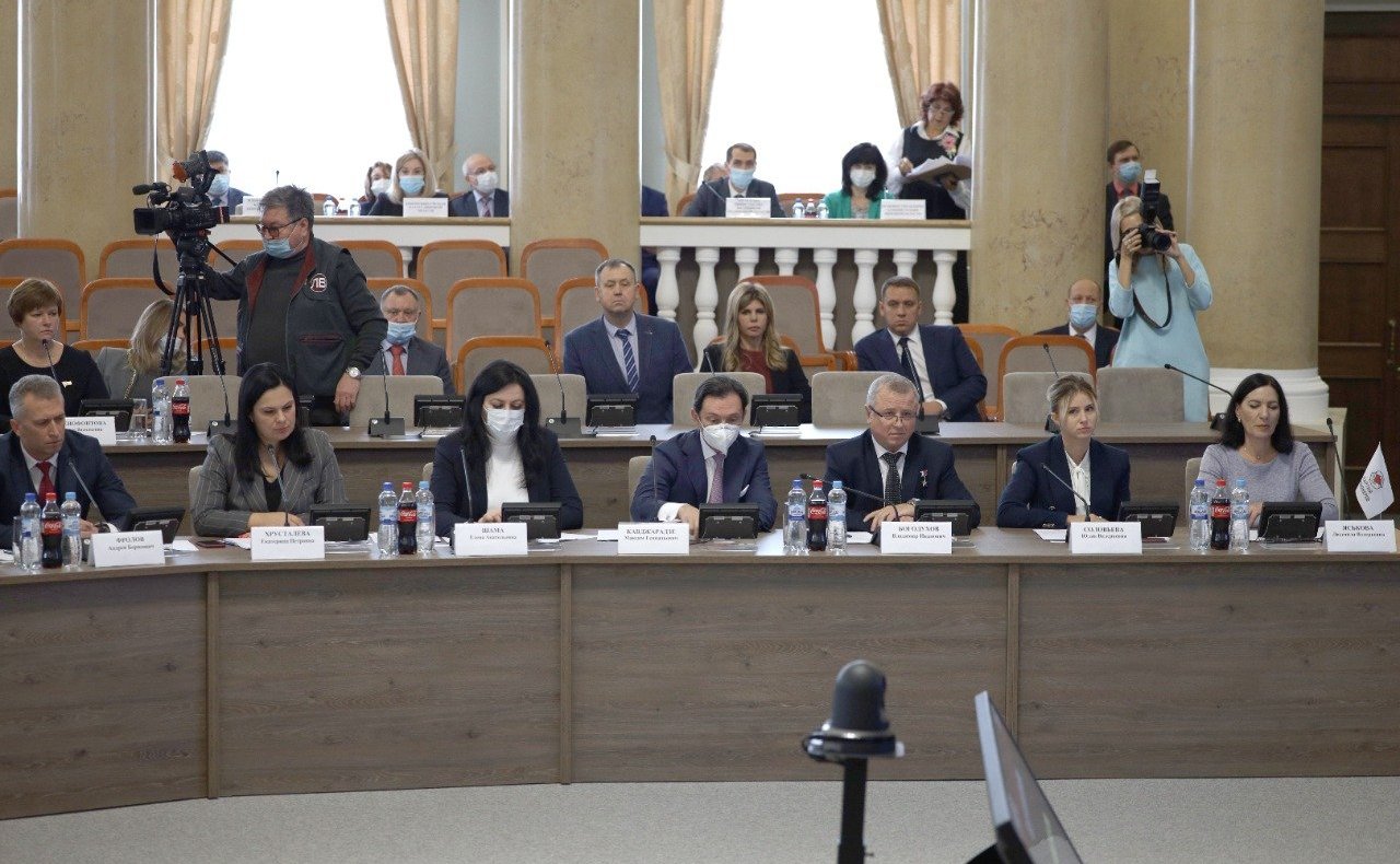 В Липецкой области состоялось первое заседание осеней сессии областного Совета депутатов седьмого созыва