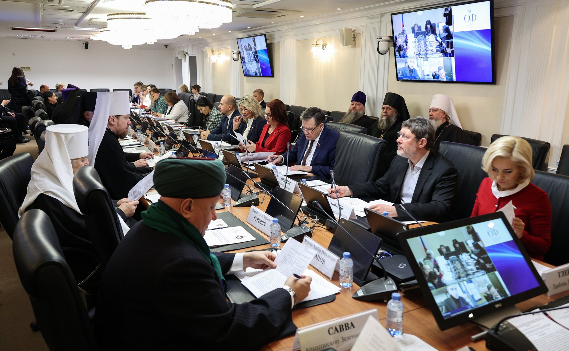 Круглый стол «Просветительство как механизм формирования духовно-нравственных оснований развития личности в современных условиях» (в рамках XII Рождественских парламентских встреч)