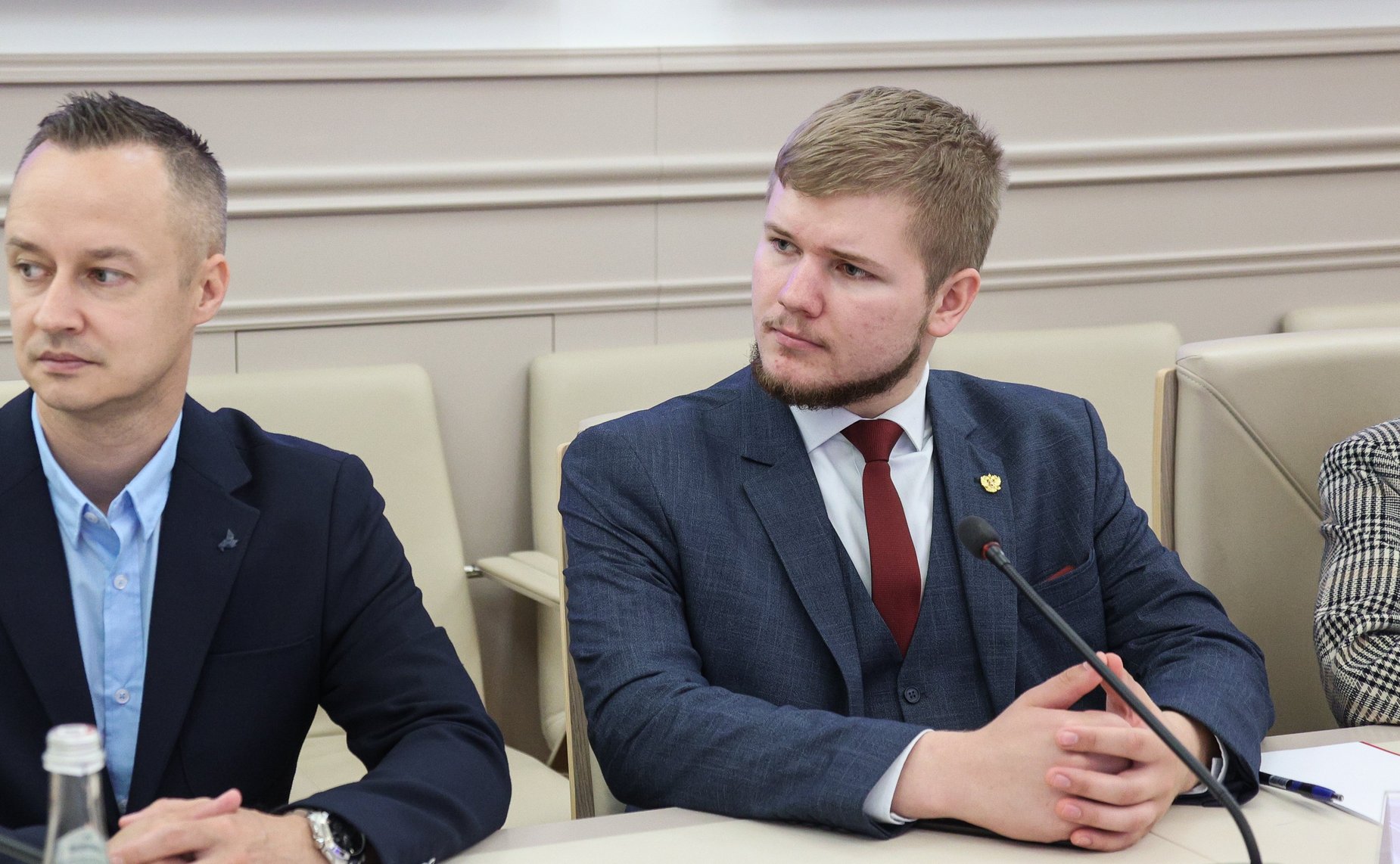 Встреча заместителя Председателя Совета Федерации Юрия Воробьева с членами Дискуссионного клуба Молодежного парламента Законодательного Собрания Вологодской области