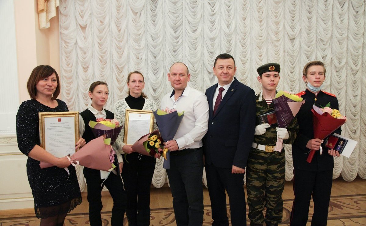 Церемония награждения детей-героев, проявивших личное мужество в экстремальных ситуациях