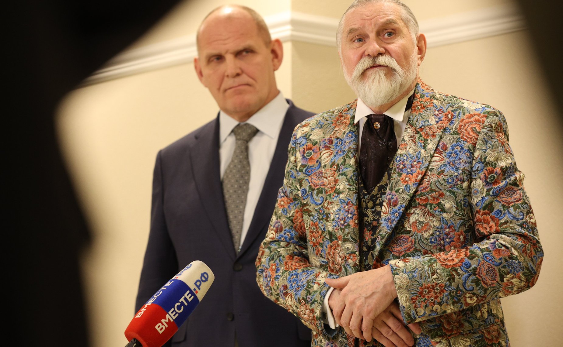 В Совете Федерации открылась выставка картин «Первый художник Новосибирска»